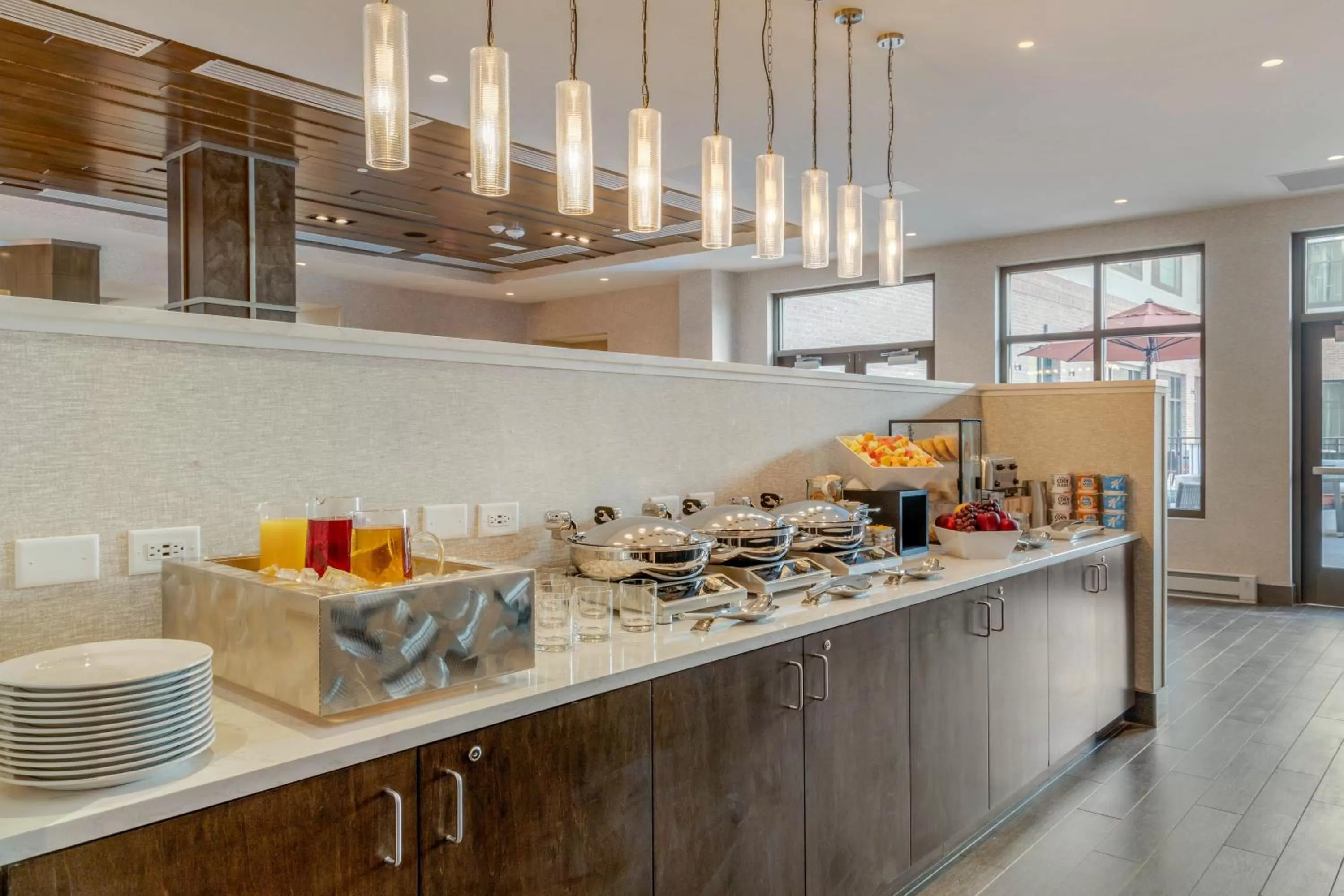 Buffet breakfast in DoubleTree by Hilton Charleston Riverview