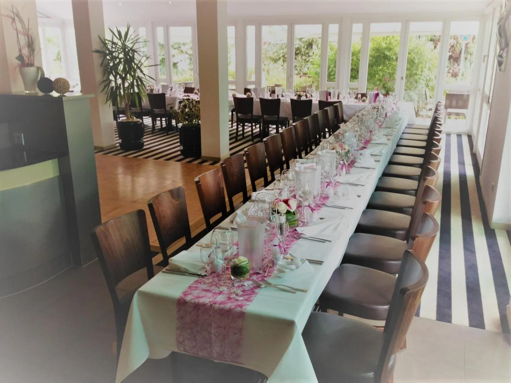 Restaurant/places to eat in Hotel Ambiente Walldorf
