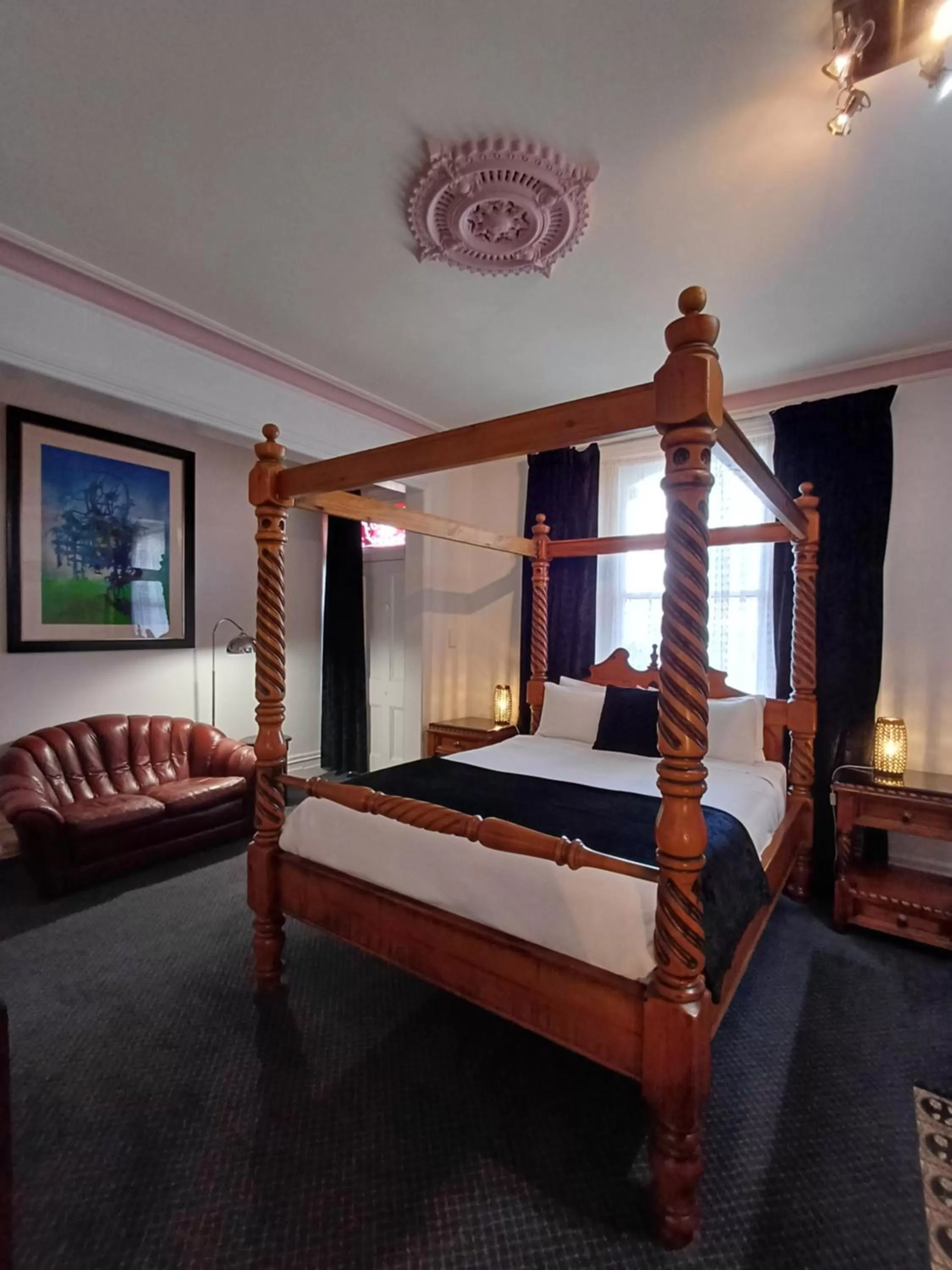 Bedroom, Bed in Art Hotel on York