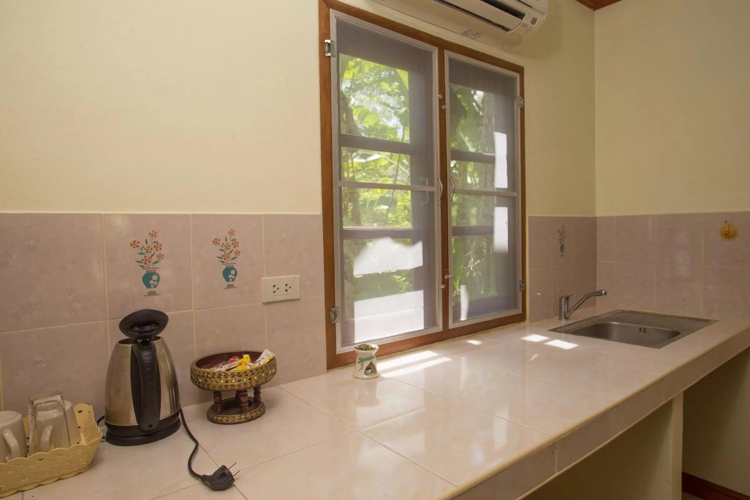 Kitchen/Kitchenette in Ladda Resort