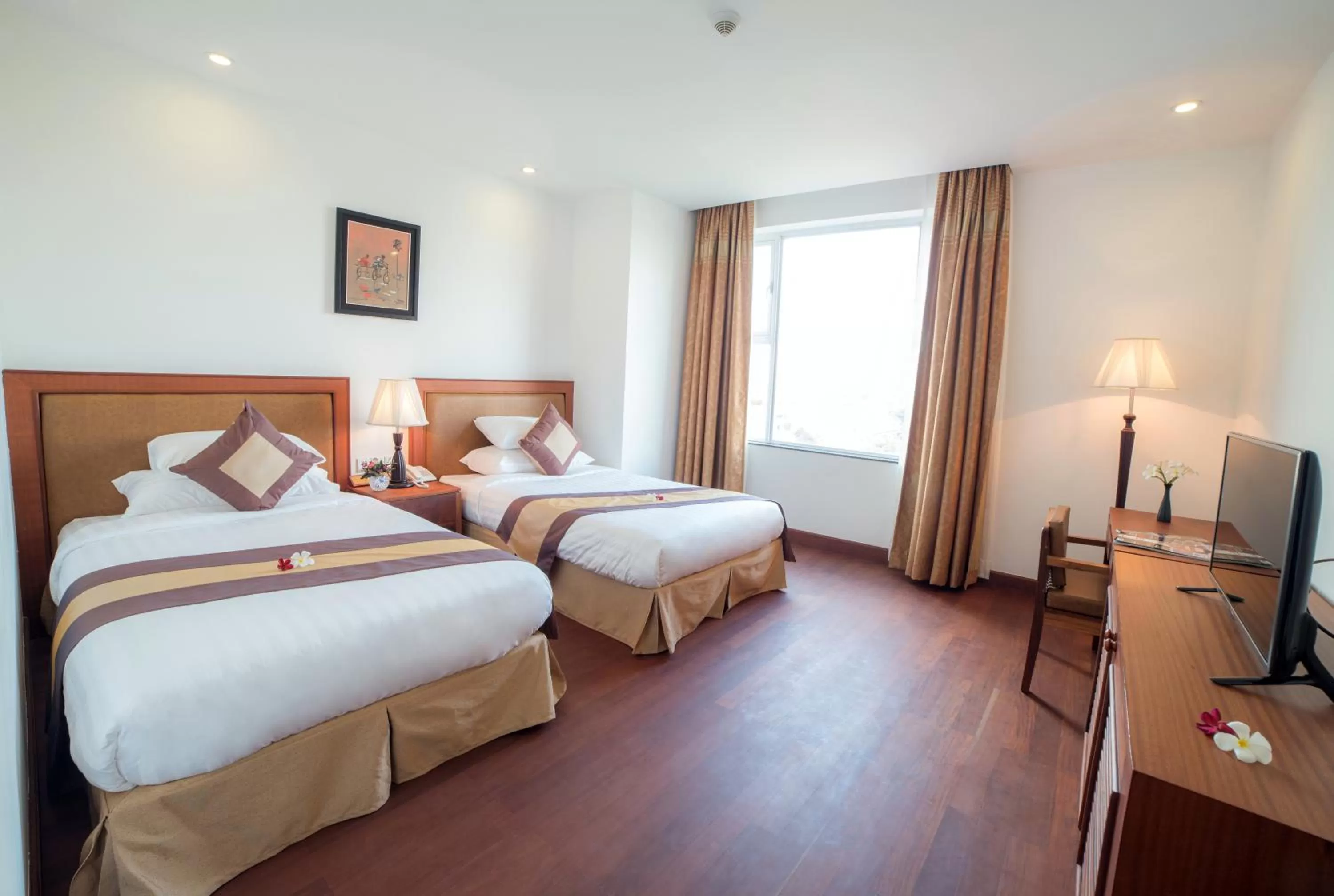 Shower, Bed in Phnom Penh Katari Hotel