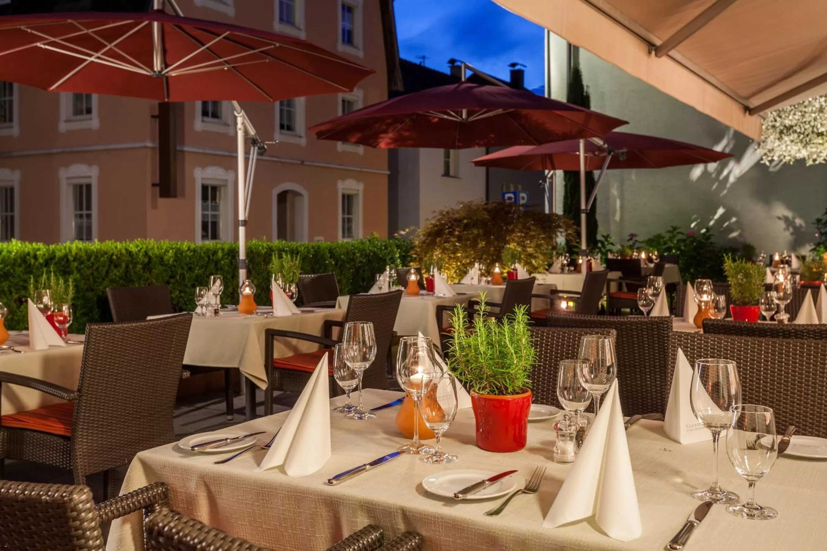 Restaurant/places to eat in Hotel Germania