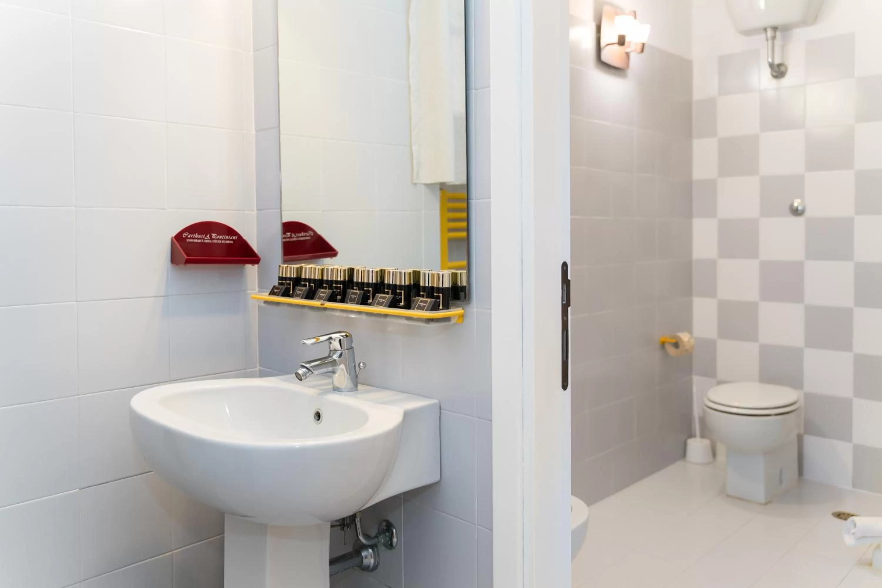 Bathroom in Certosa di Pontignano Residenza d'Epoca - Place of Charme