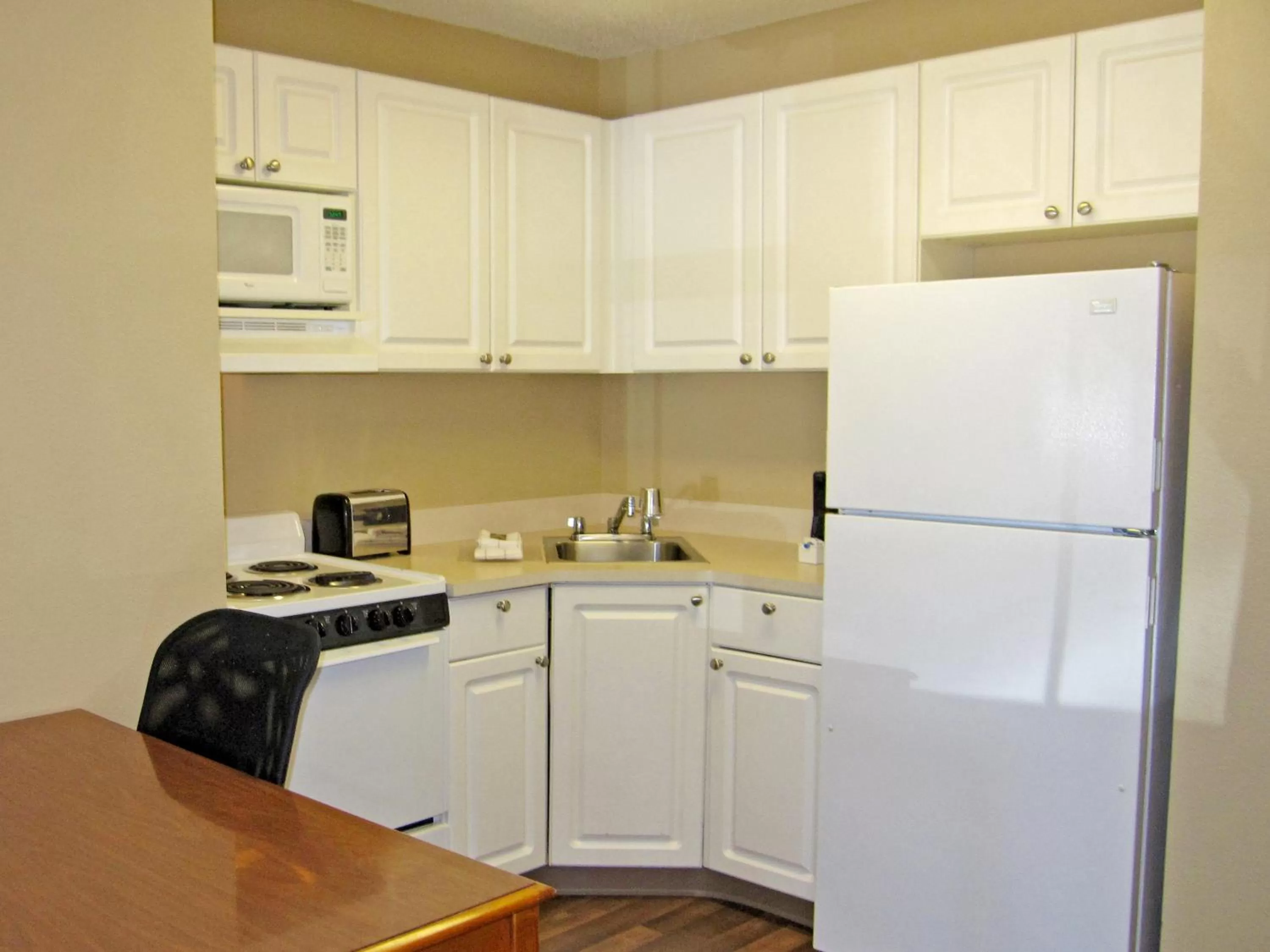 Kitchen or kitchenette in Extended Stay America Suites - Fayetteville - Fort Bragg