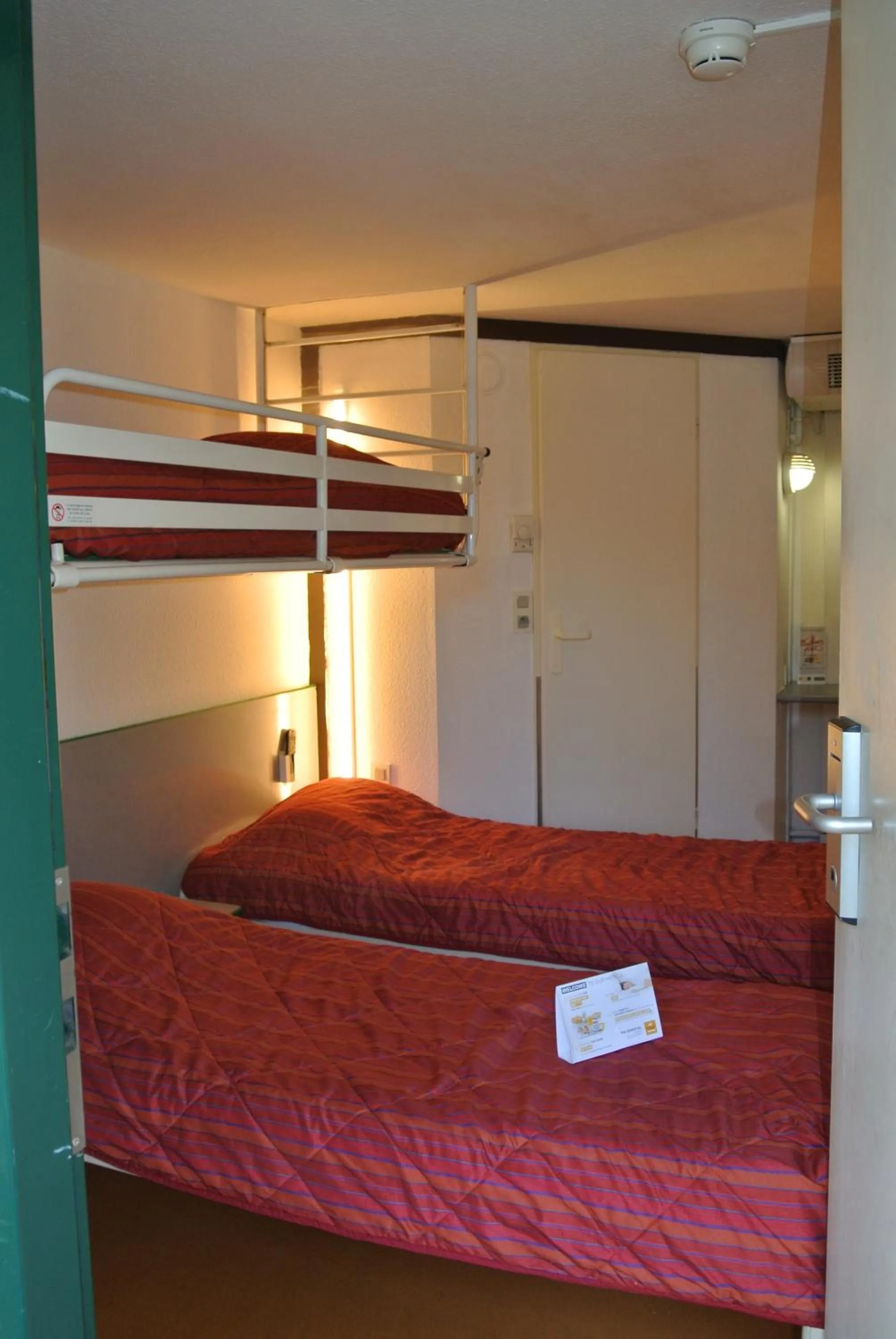 bunk bed, Bed in Premiere Classe Lyon Sud - Chasse Sur Rhône