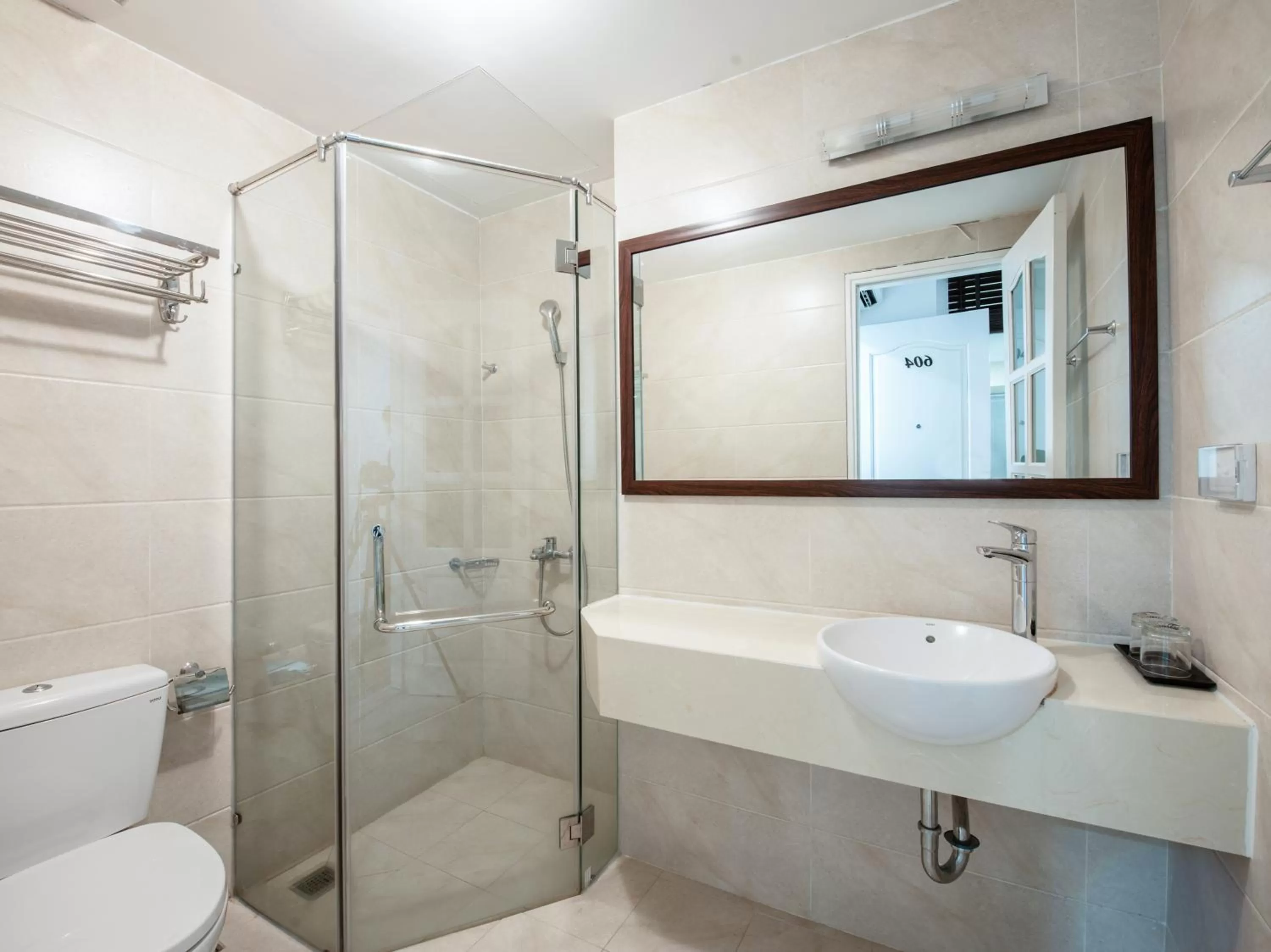 Bathroom in Hanoi Suji Hotel