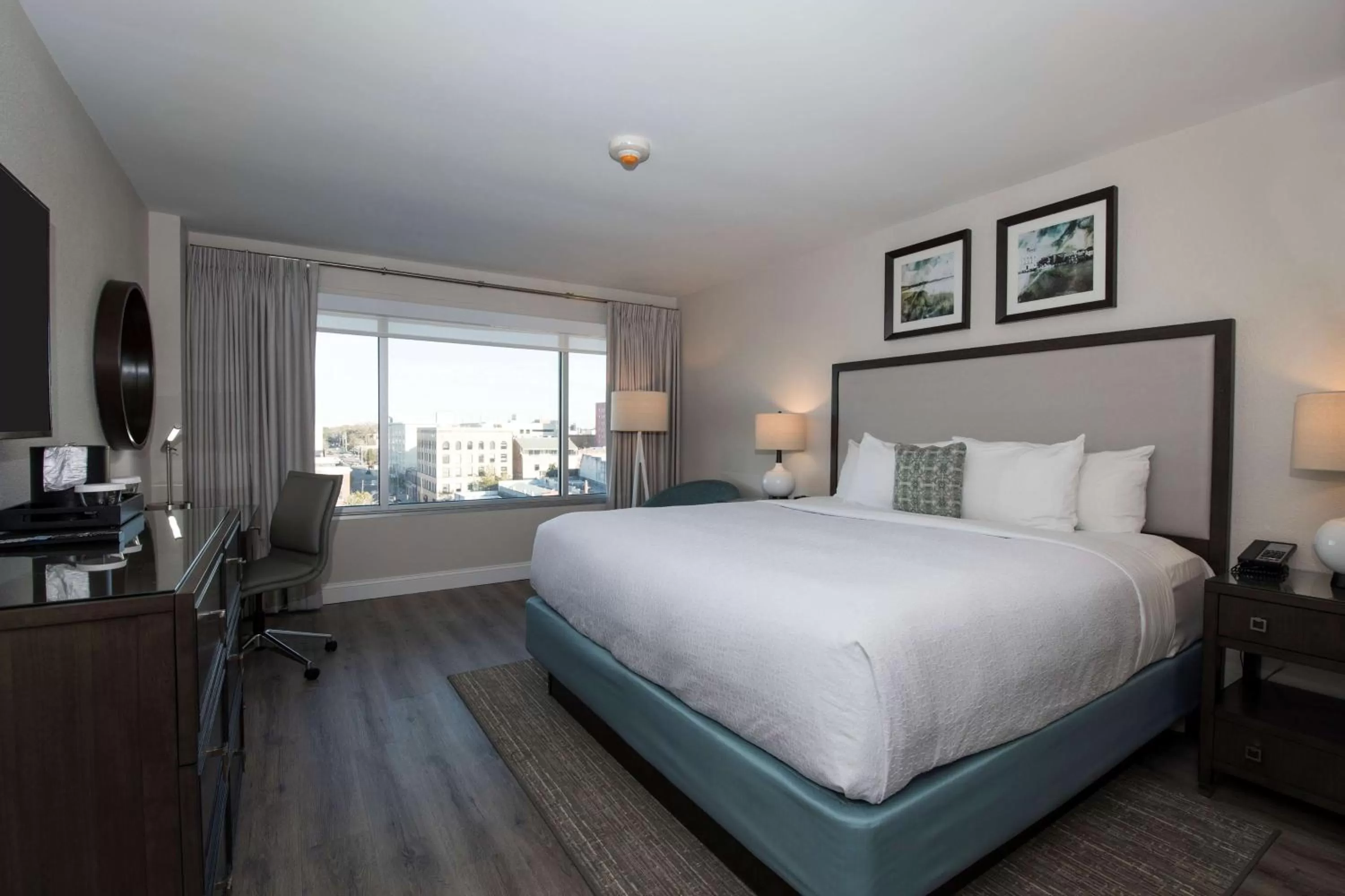 Bedroom, Bed in Hotel Ballast Wilmington, Tapestry Collection by Hilton