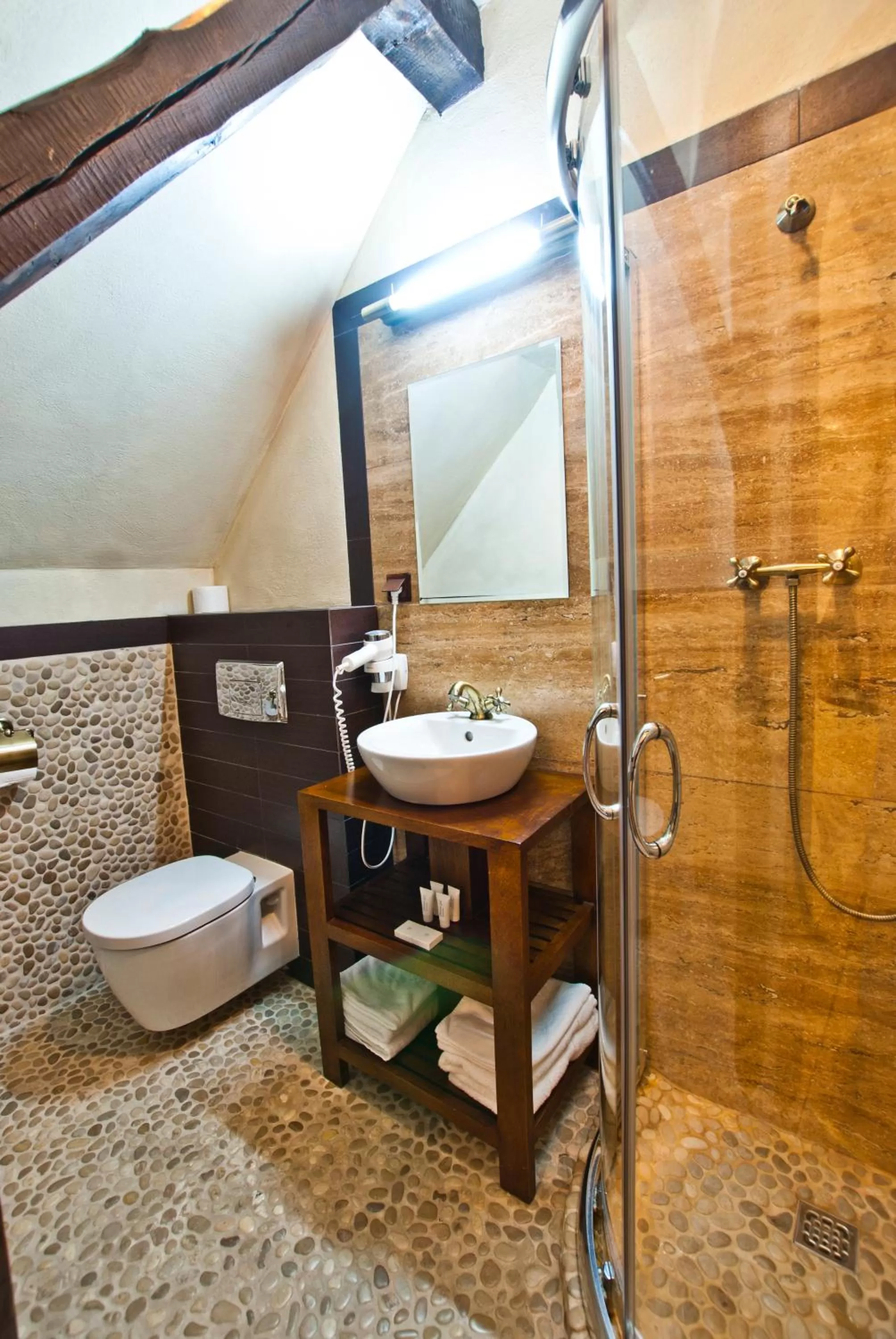 Shower, Bathroom in Zamek Uniejów