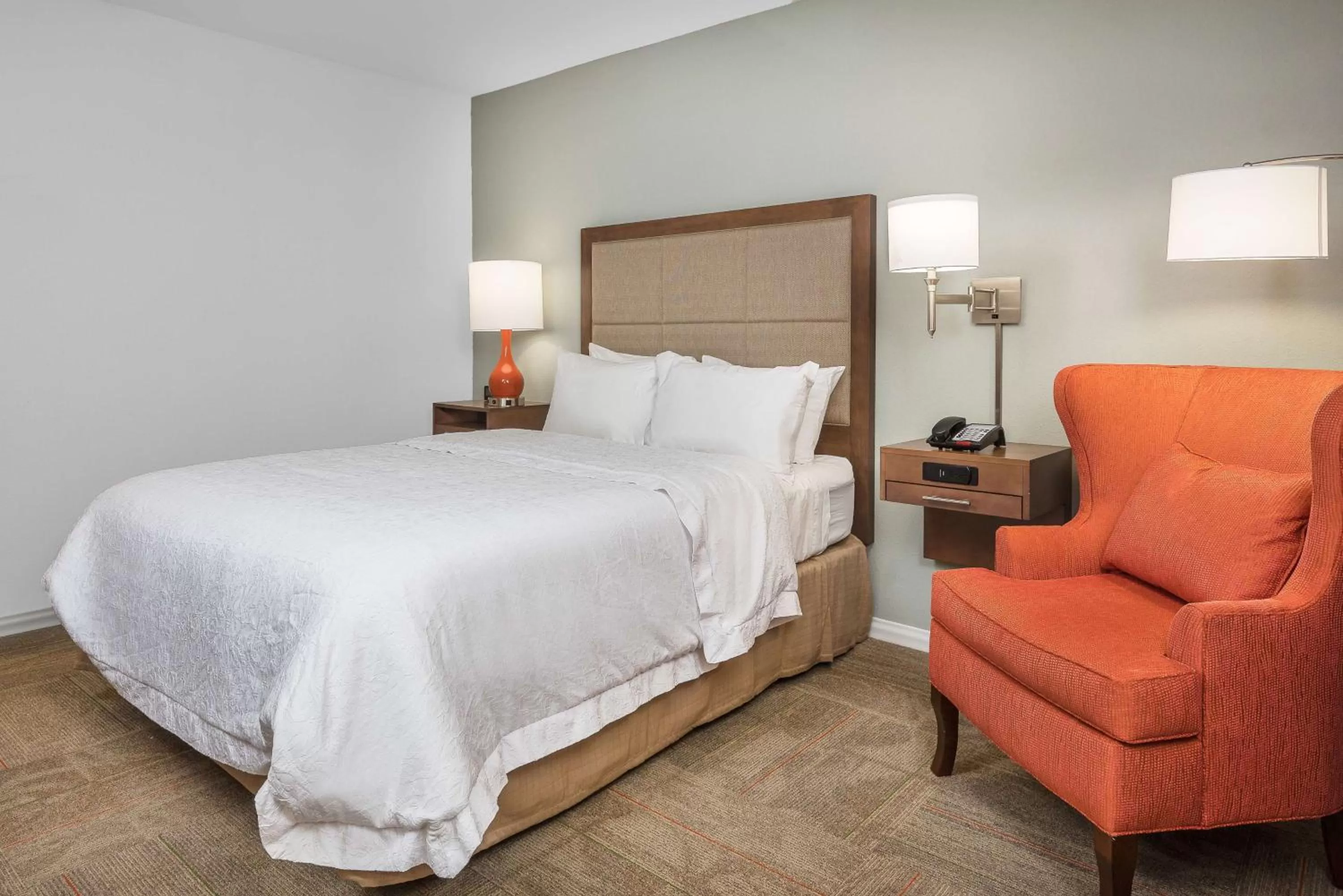 Bed in Hampton Inn & Suites Florence Center