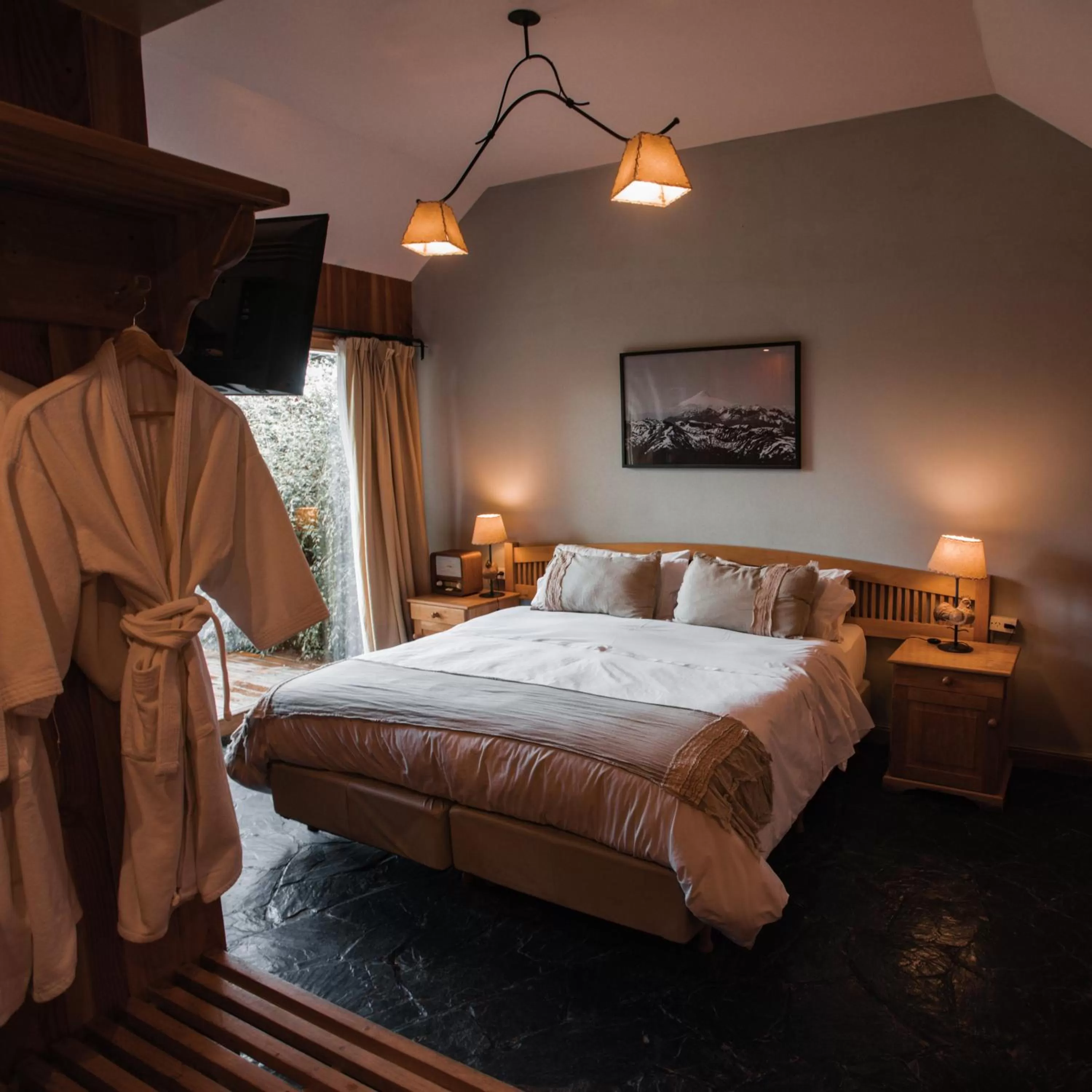 Bed in Arrayan Lake View Mountain Lodge & Casa De Te Arrayan