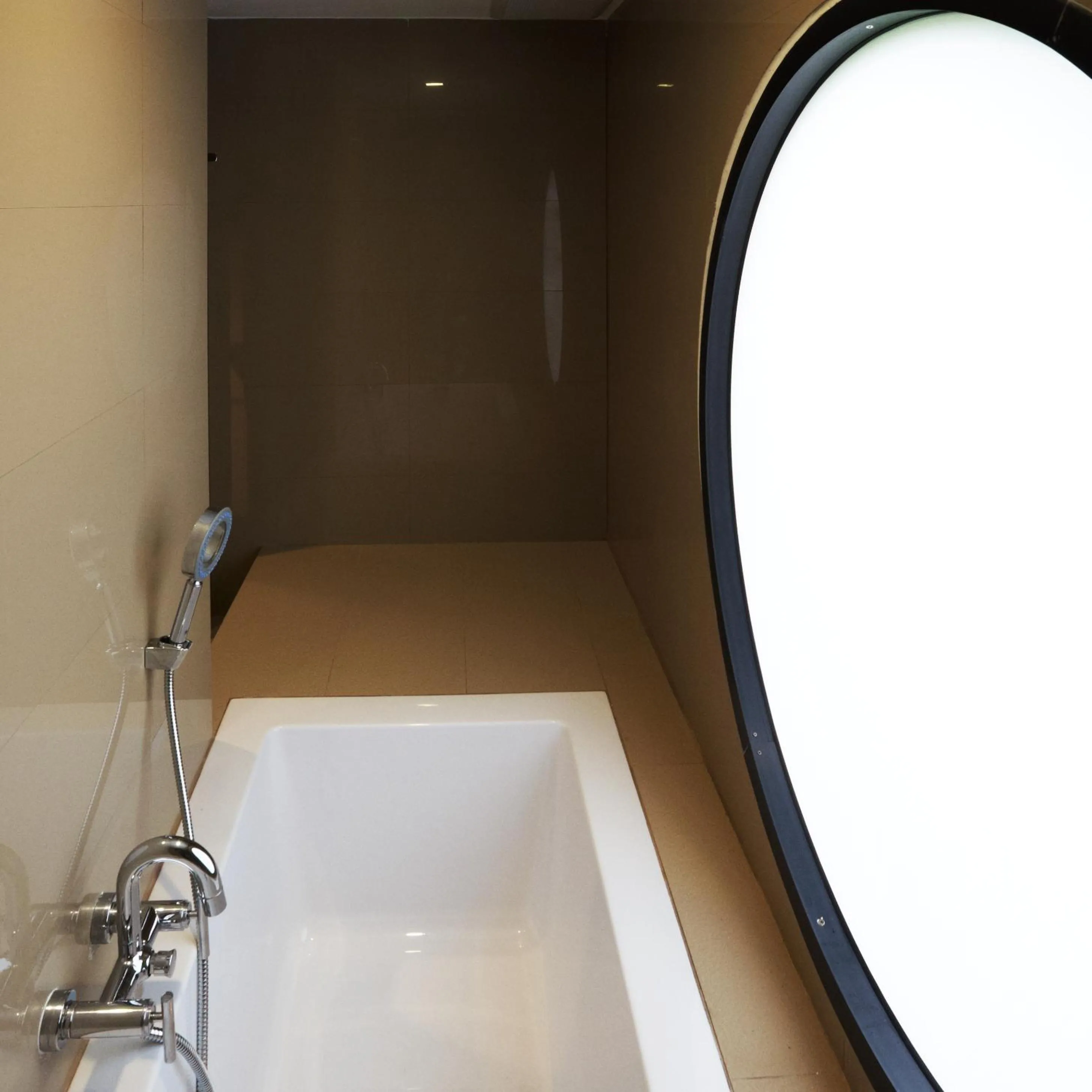 Bathroom in The Phoenix Hotel Bangkok - Suvarnabhumi Airport