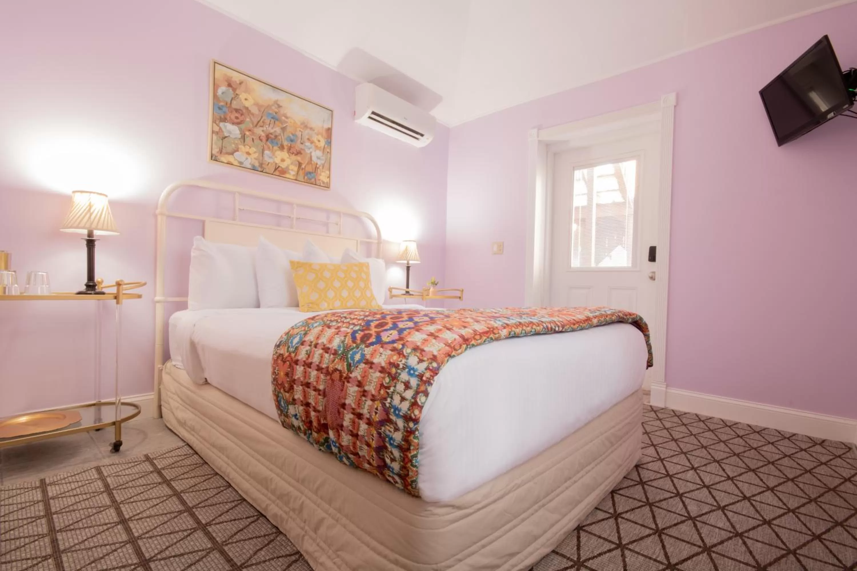 Queen Room in Inn on Charlotte