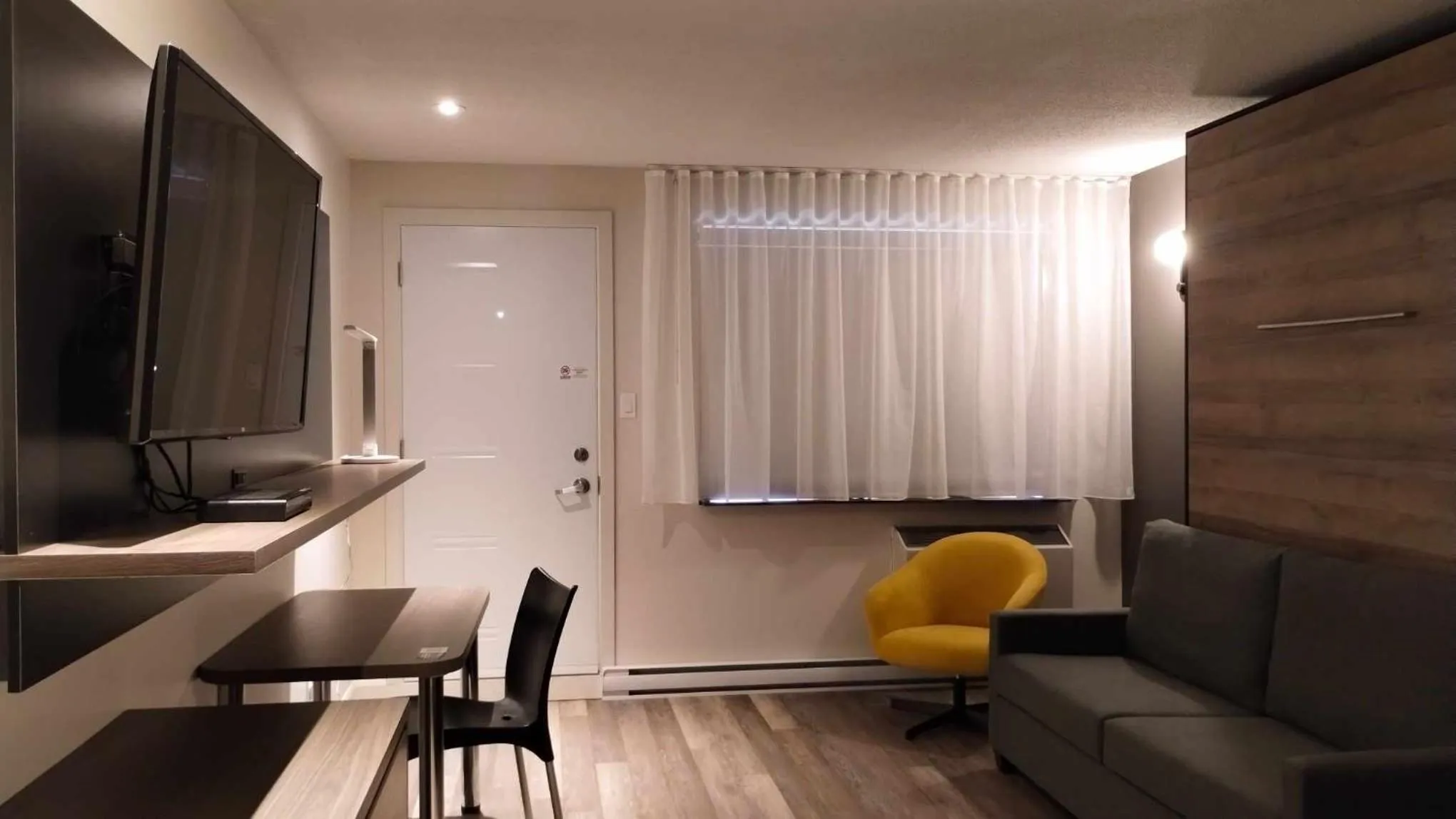 Seating Area in Motel L'Avenue du Pont