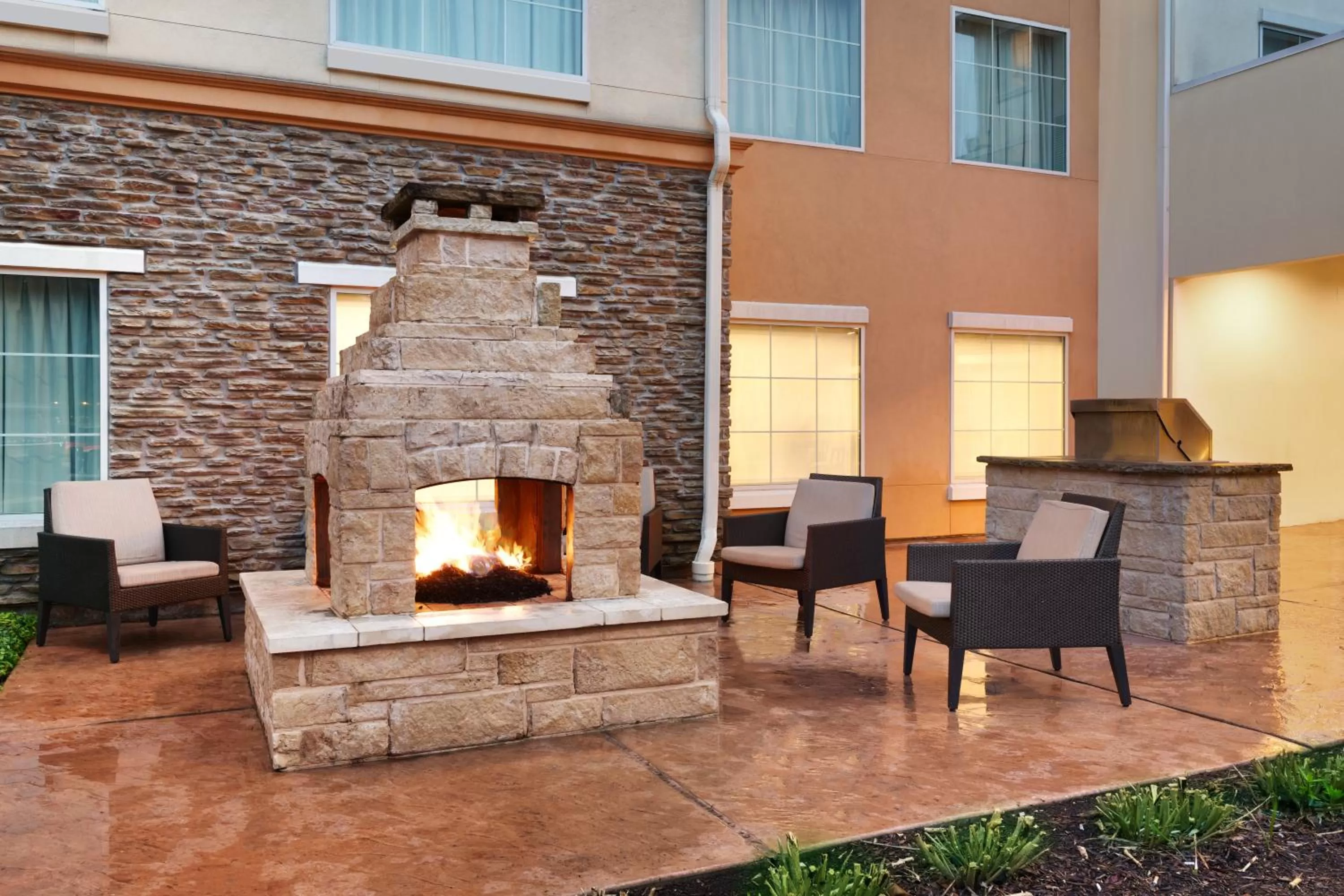 Patio in Residence Inn by Marriott Houston I-10 West/Park Row