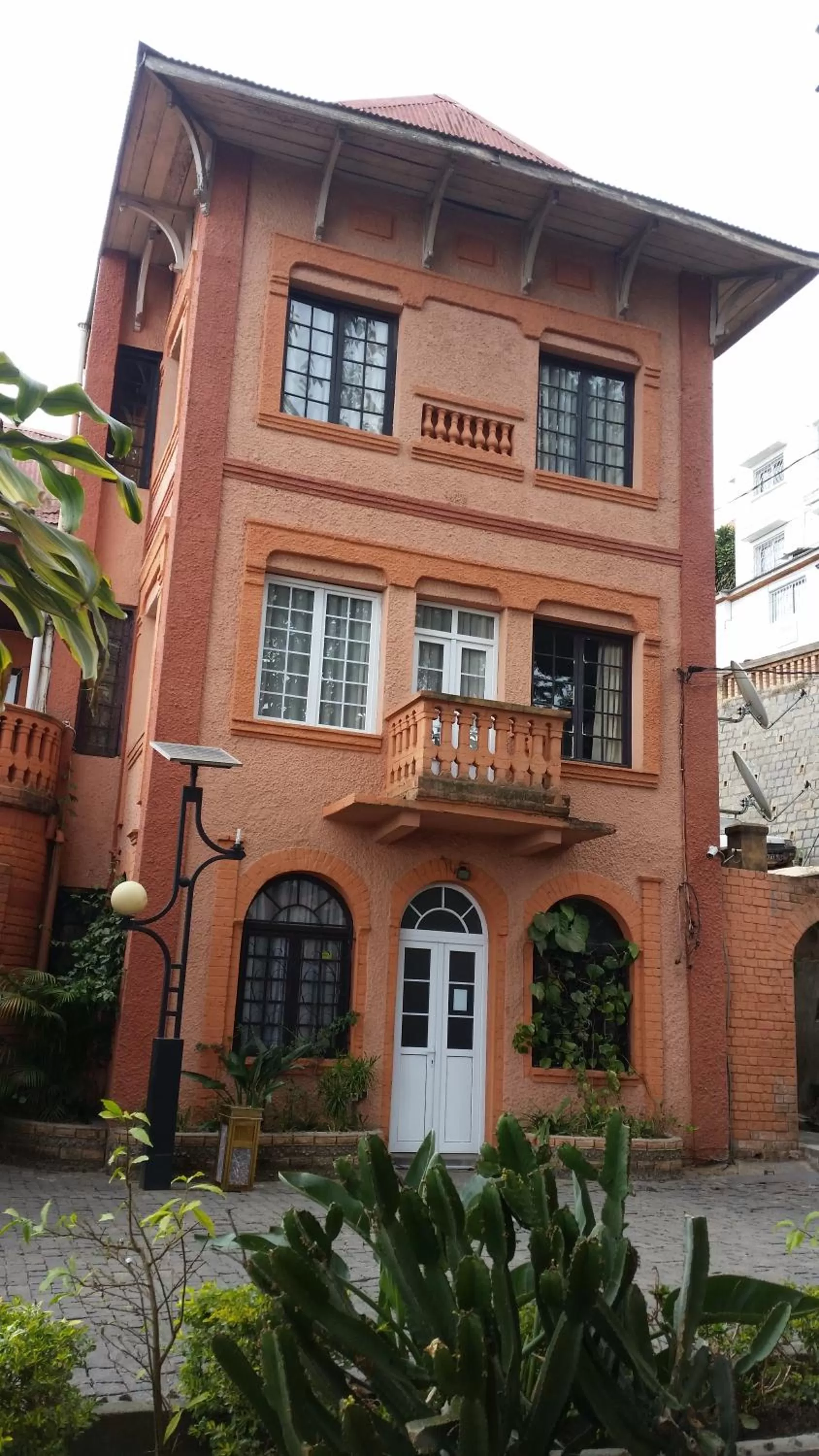 Facade/entrance, Property Building in Relais De La Haute Ville Tana