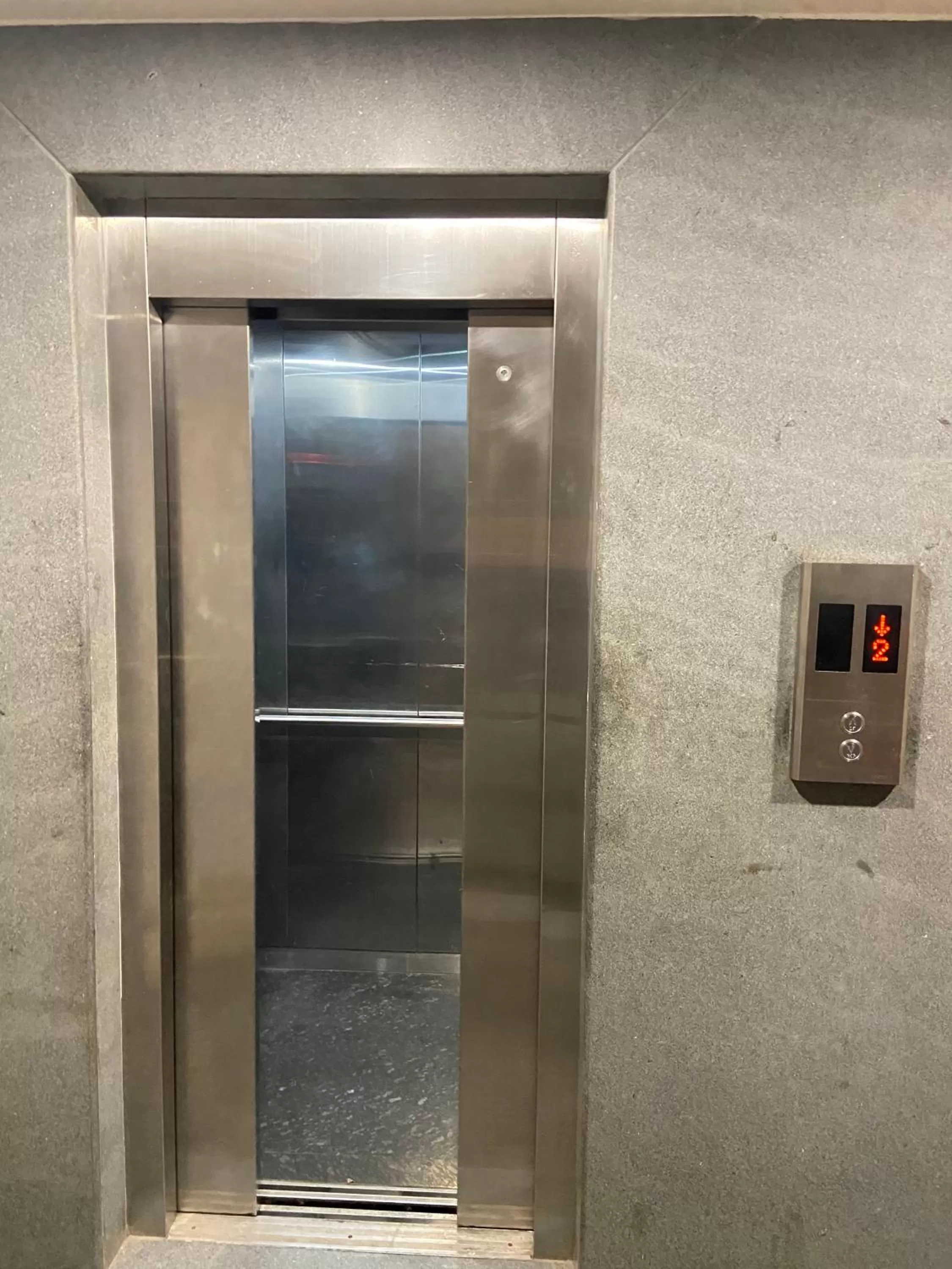 elevator in Hotel Sai Bansi