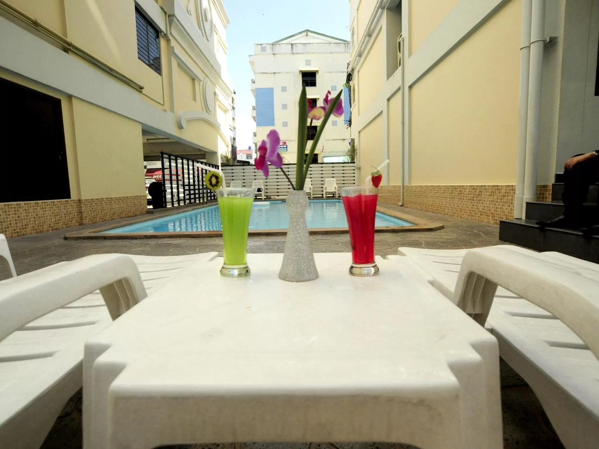 Swimming pool in P Park Residence Charansanitwong