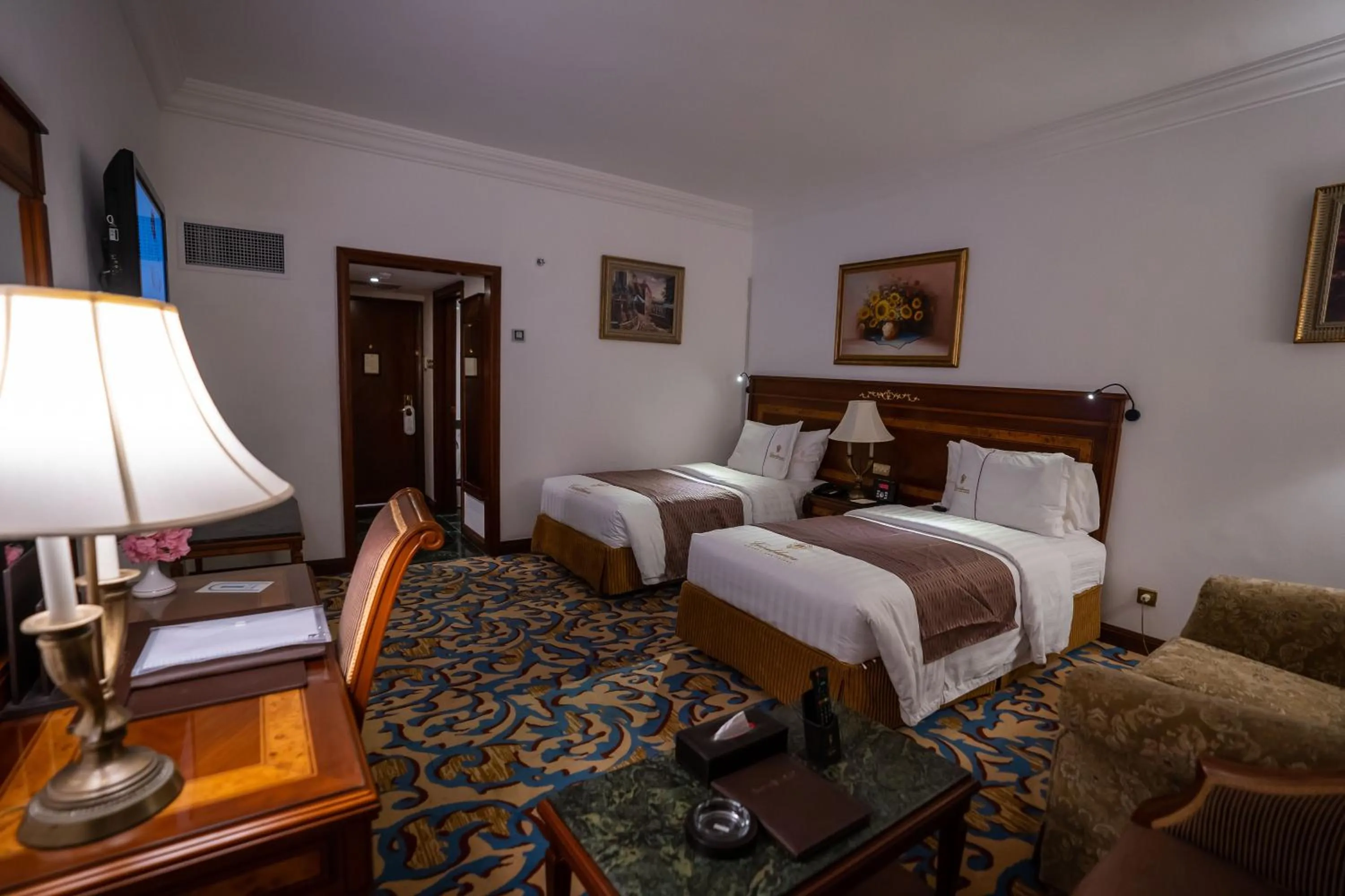 Photo of the whole room, Bed in Casablanca Hotel Jeddah