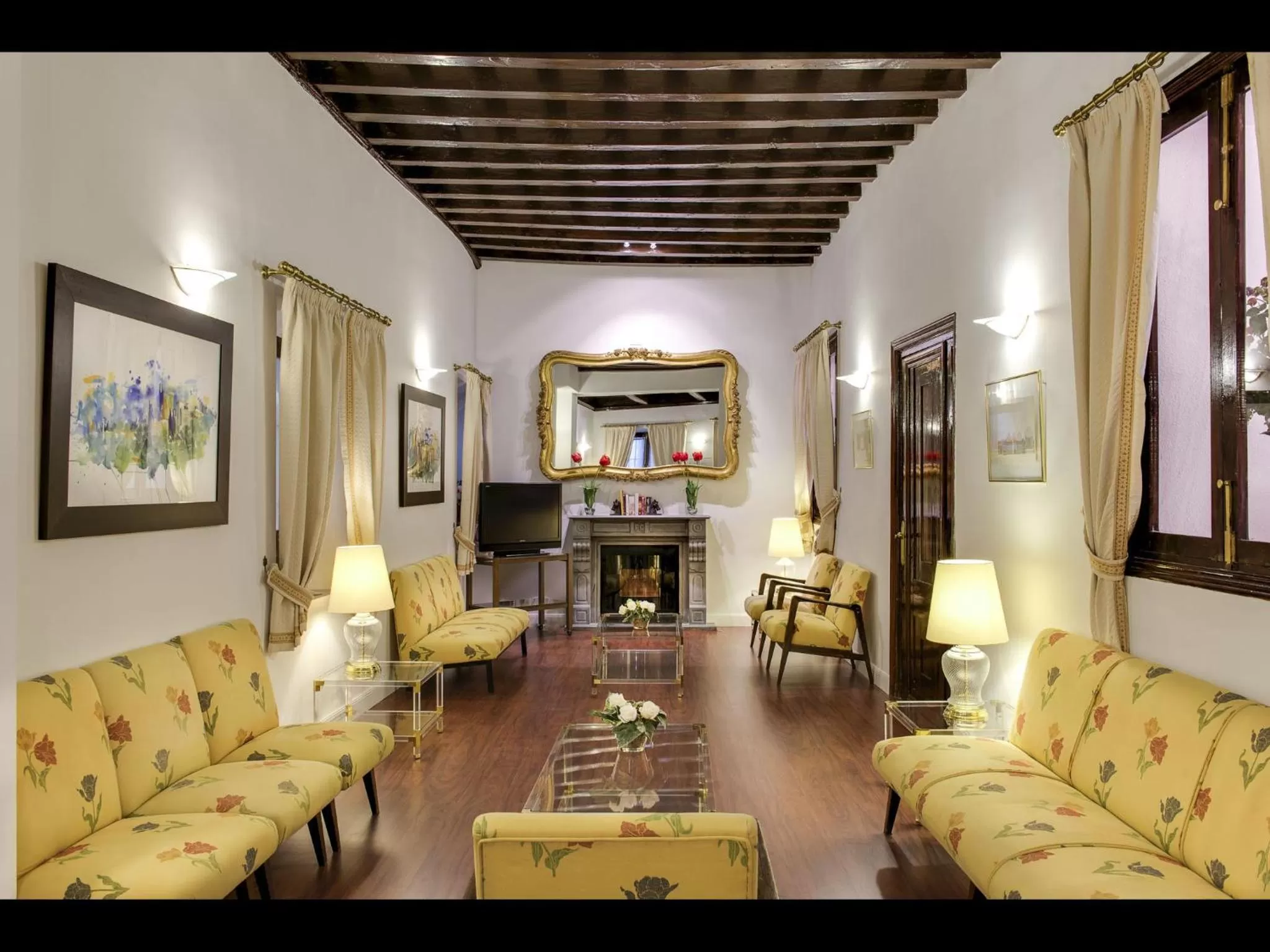 Communal lounge/ TV room in Anacapri