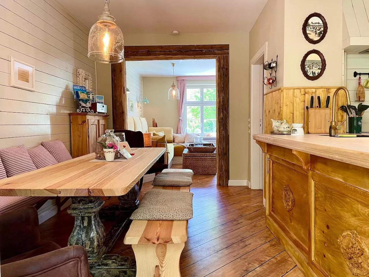 kitchen, Lobby/Reception in Weißt Du noch - Gästehäuser & Suiten