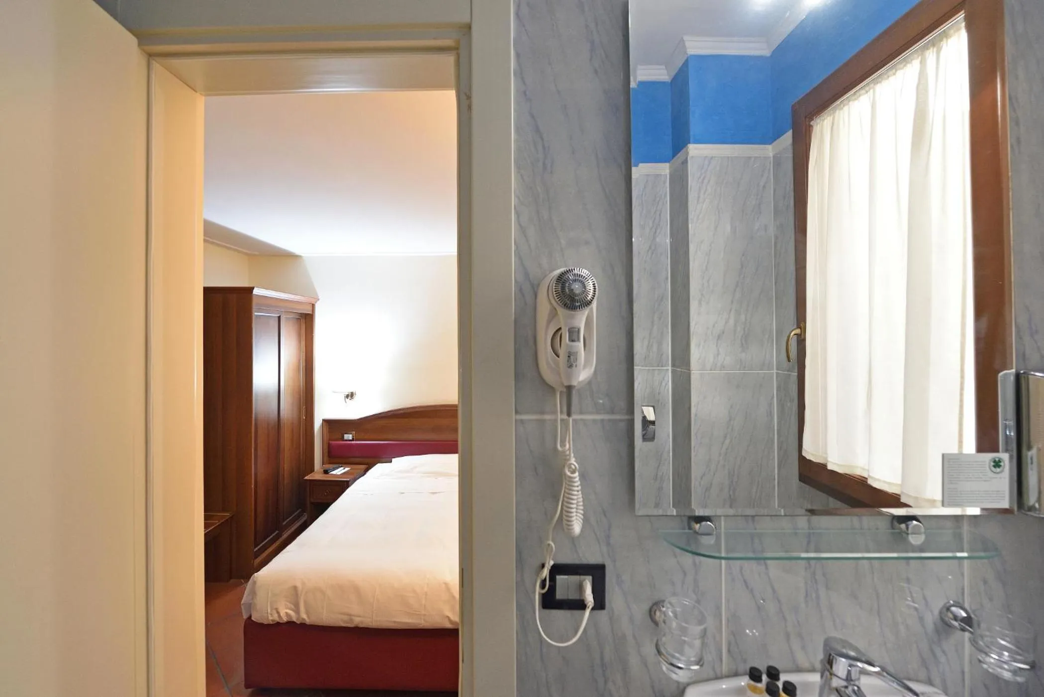 Bathroom, Bed in Relais La Corte di Cloris