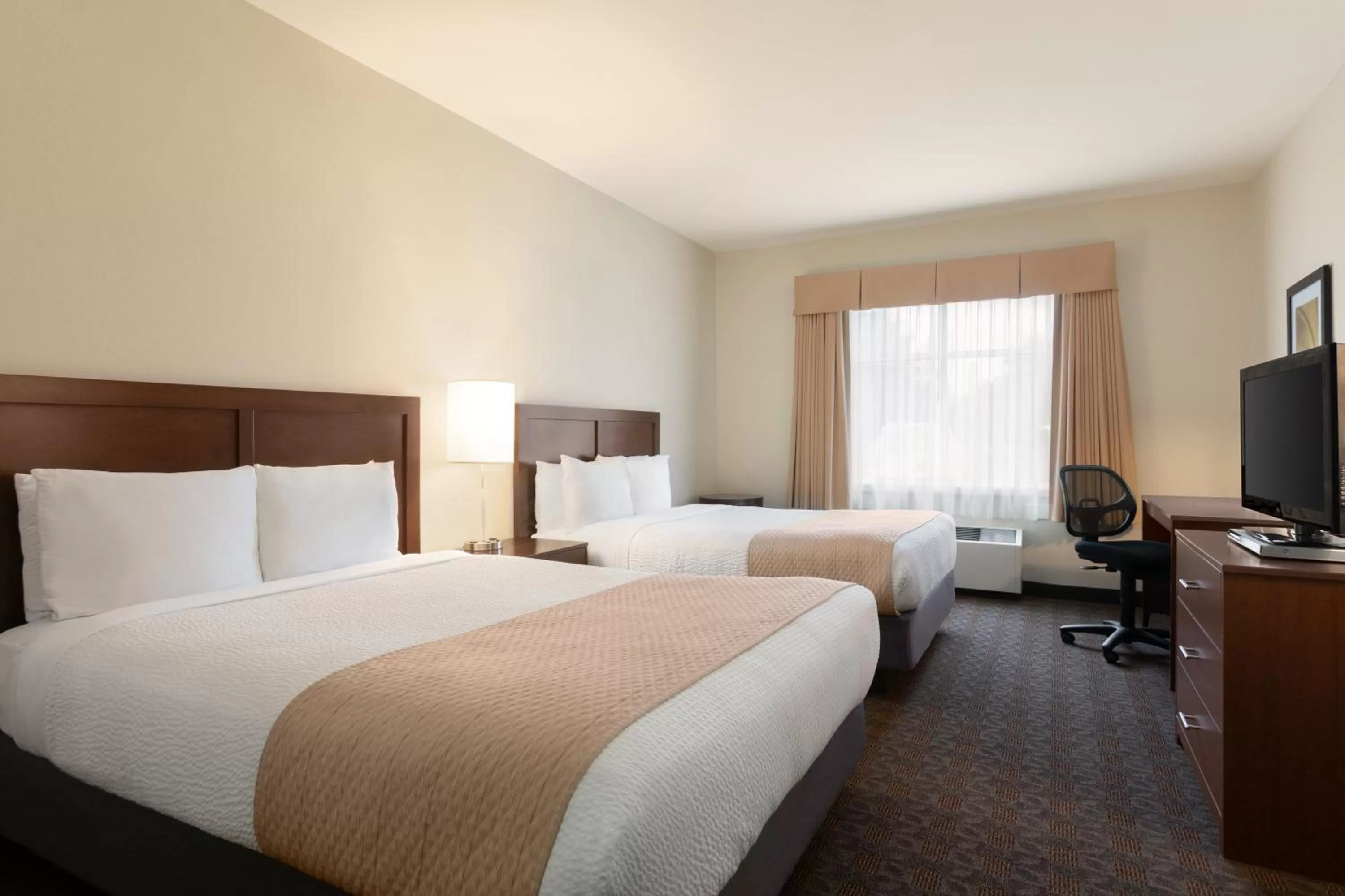 Bedroom, Bed in Days Inn by Wyndham Ottawa Airport