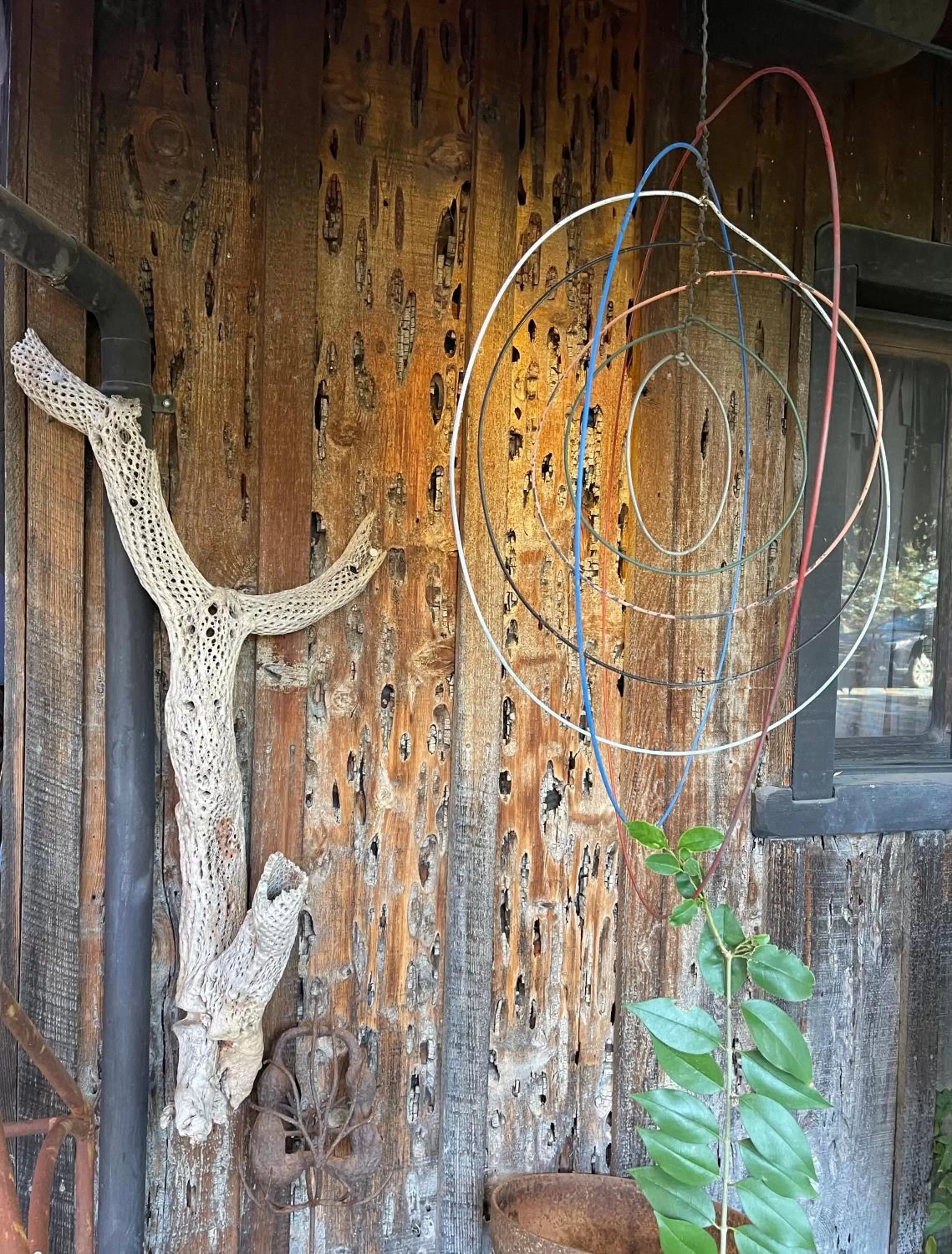 Decorative detail in Inn Paradiso