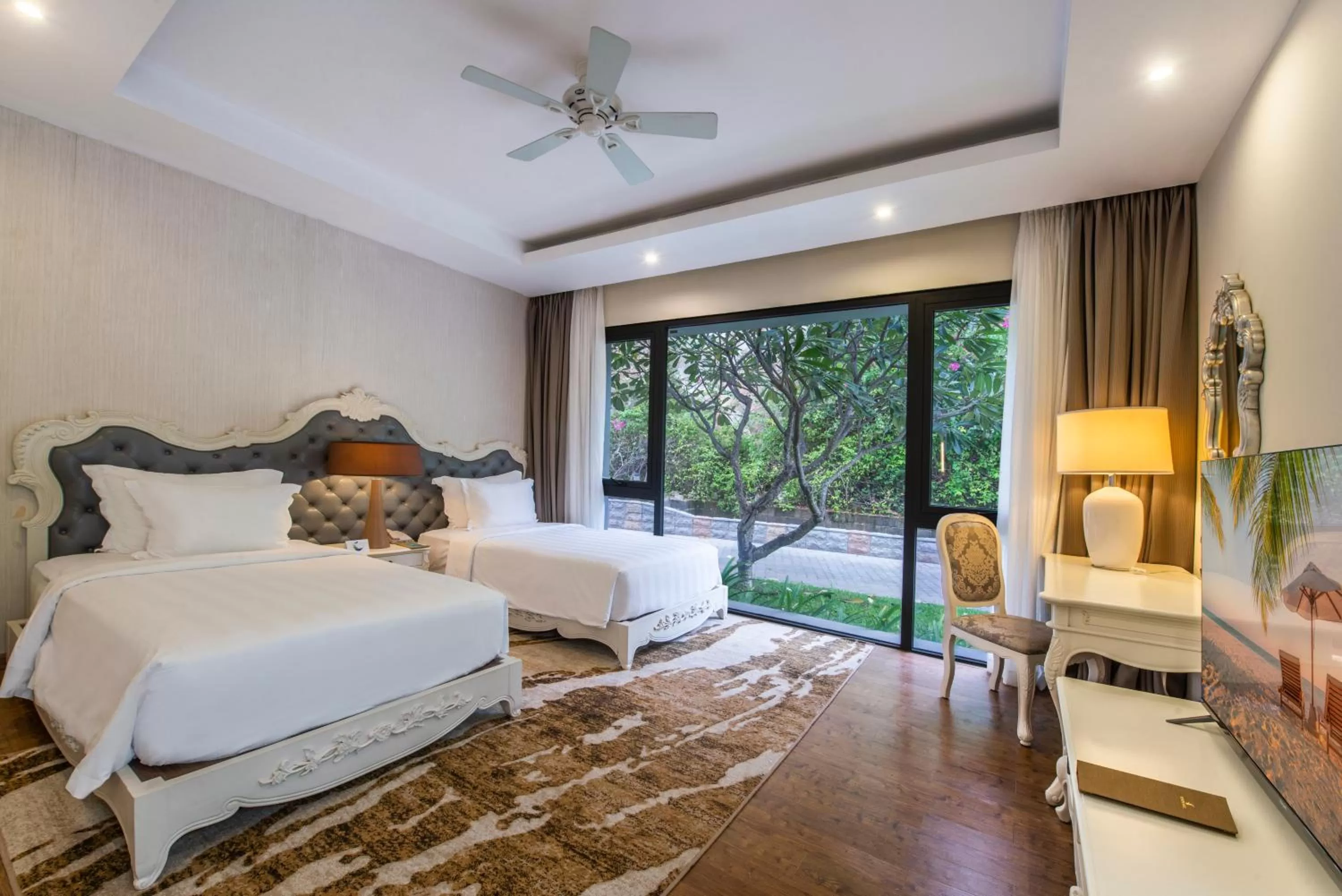 Bedroom, Bed in Vinpearl Resort & Spa Nha Trang Bay