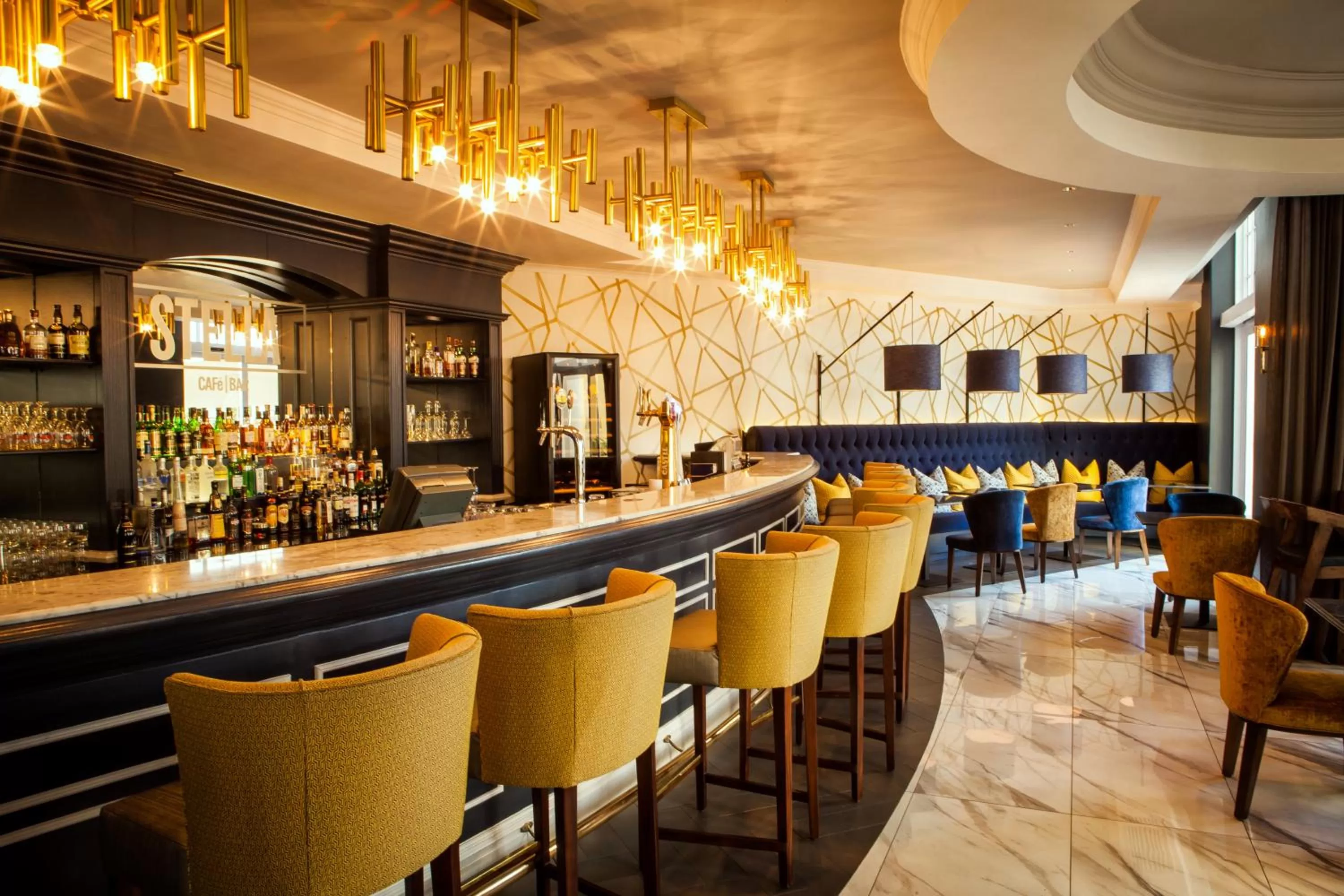 Lounge or bar in Southern Sun The Cullinan