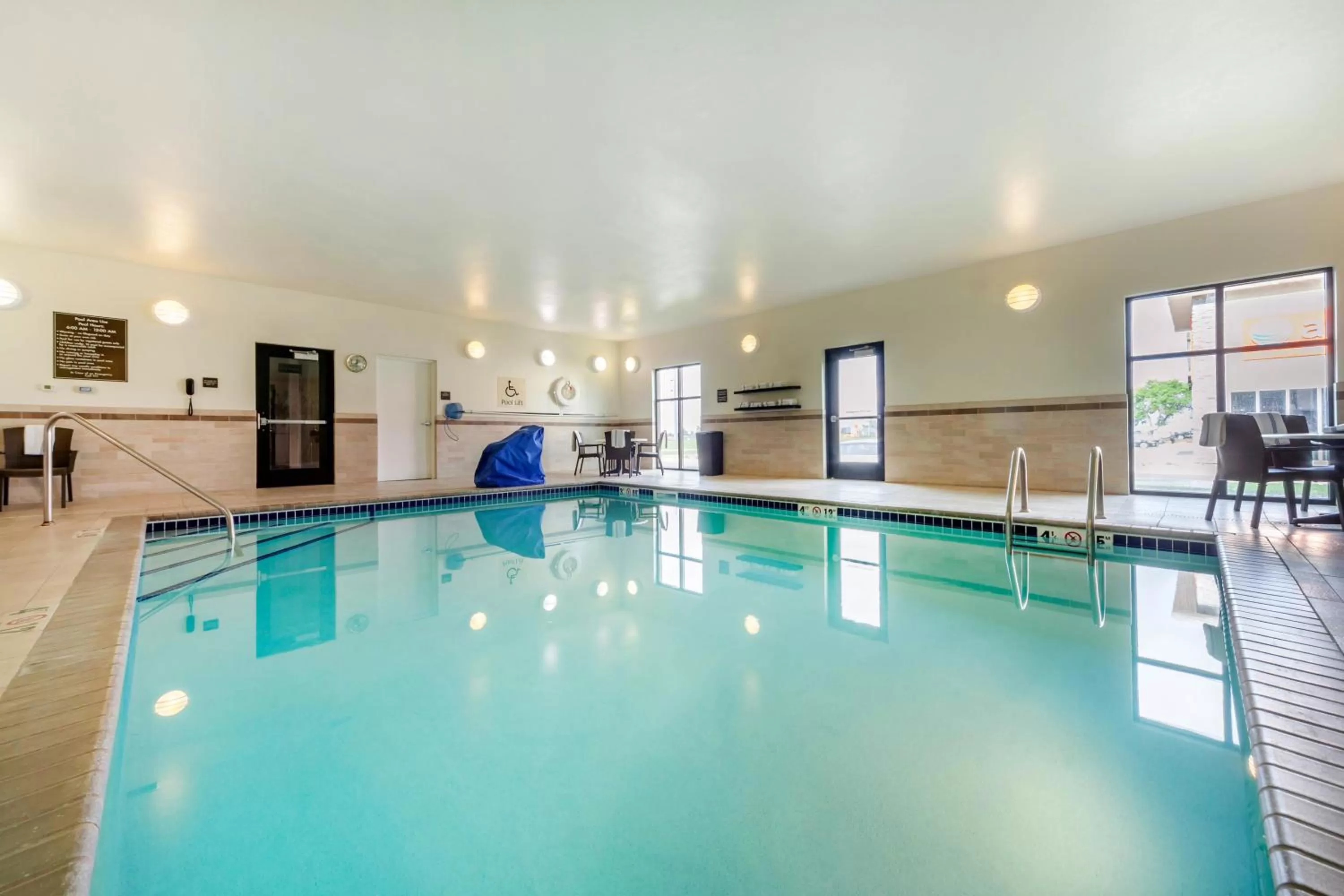 Swimming pool in Sleep Inn & Suites Devils Lake