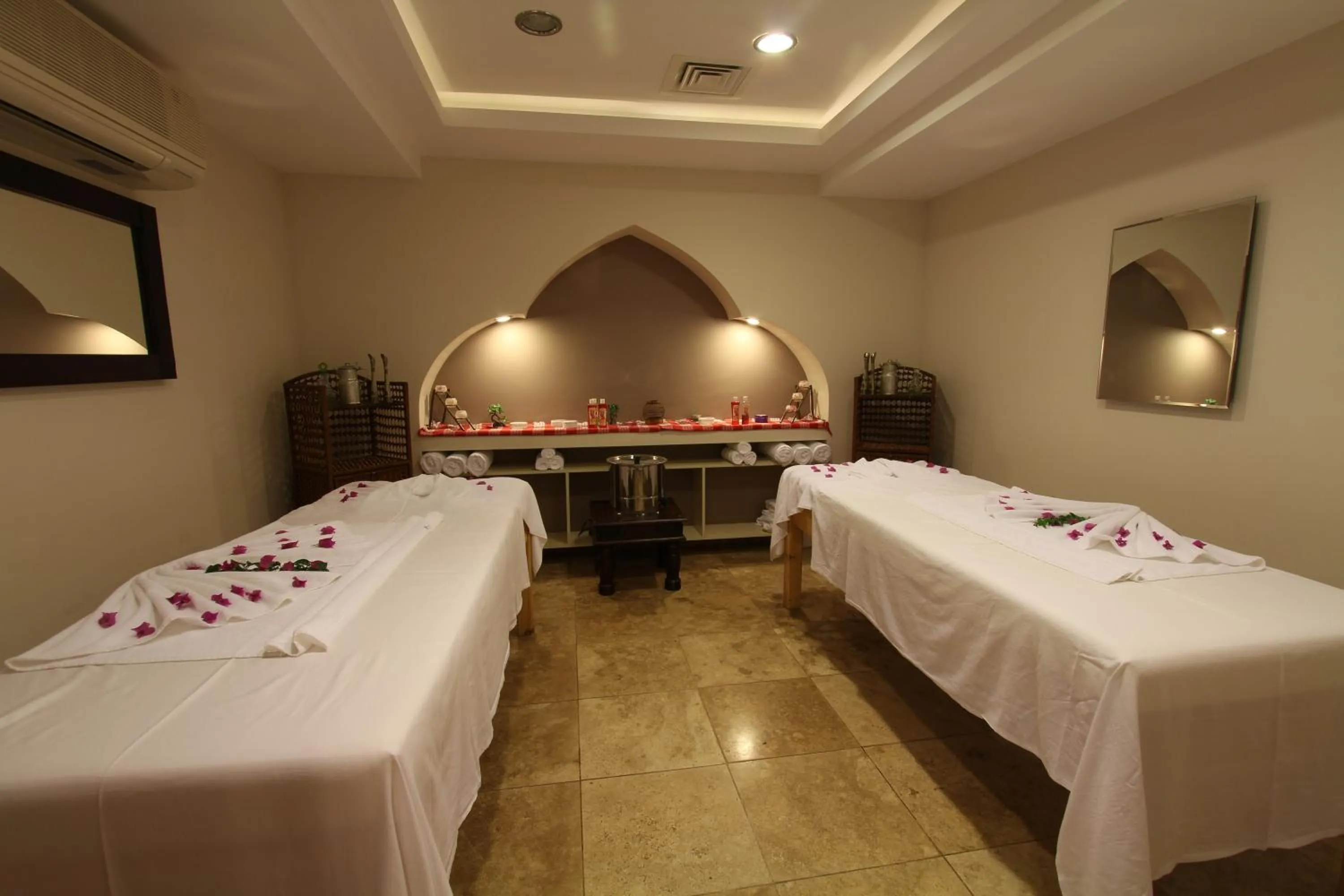 Massage in Olira Boutique Hotel&SPA