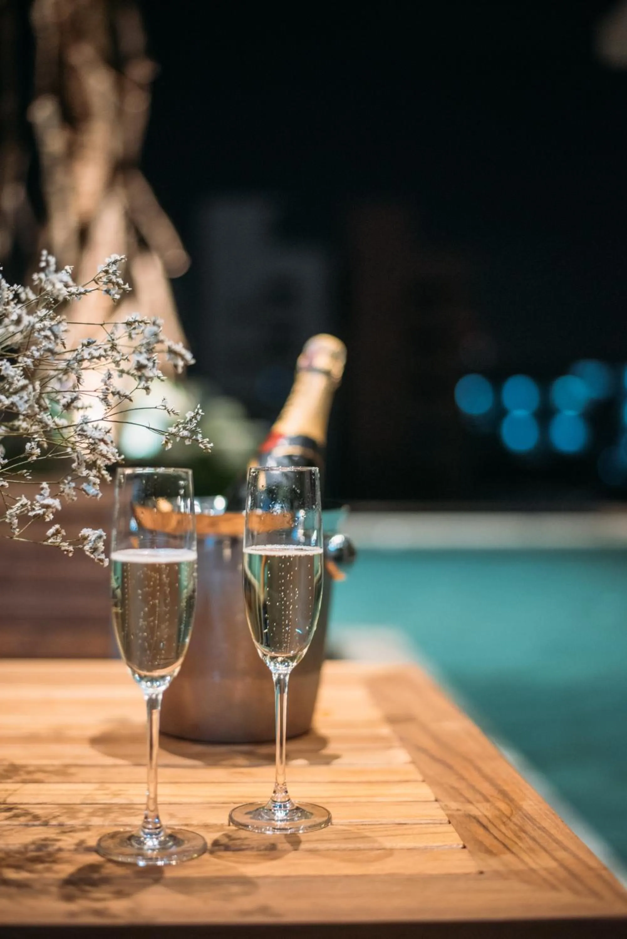 Swimming pool in Mii Hotel Srinakarin