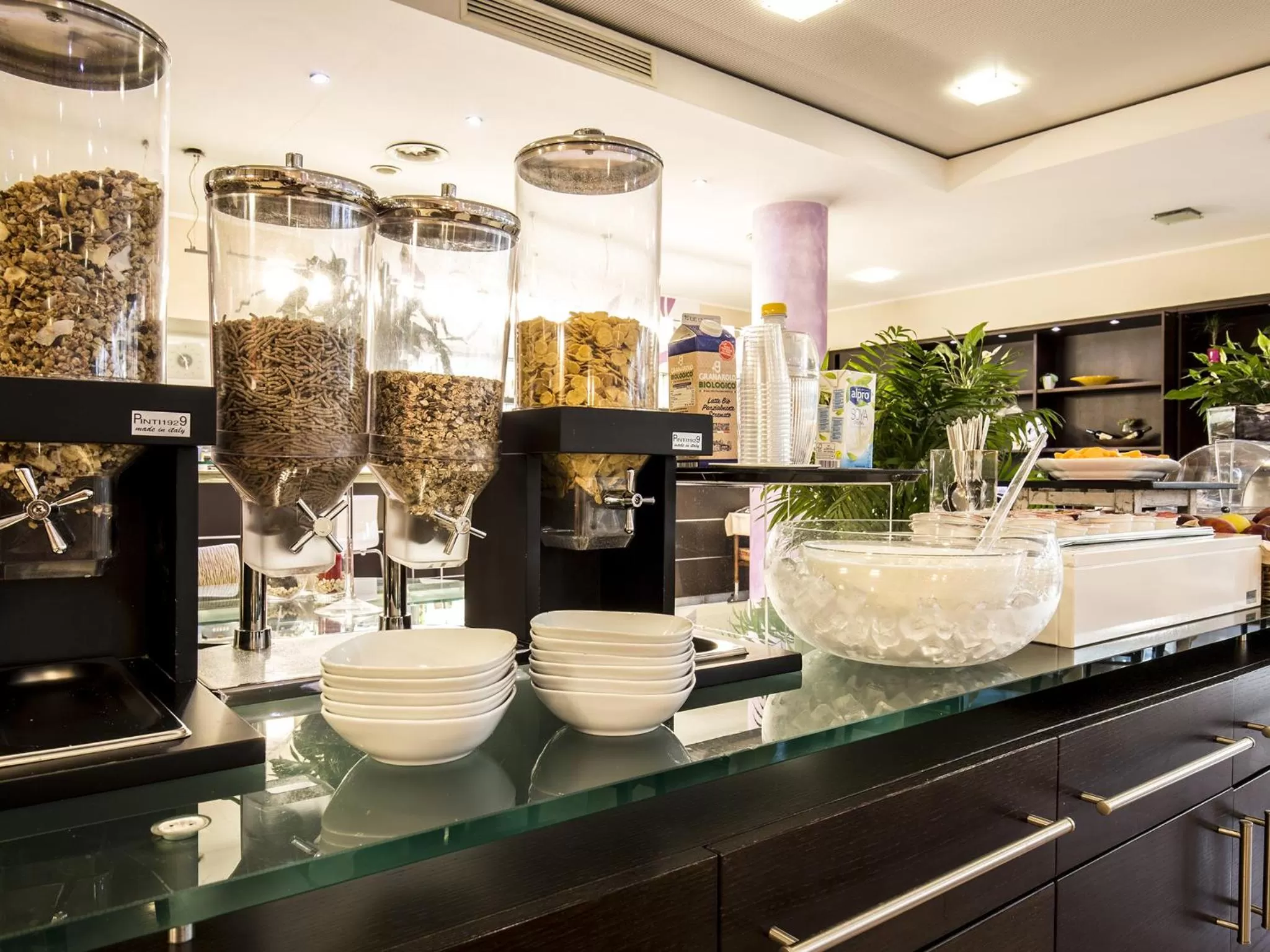 Breakfast in Mercure Genova San Biagio