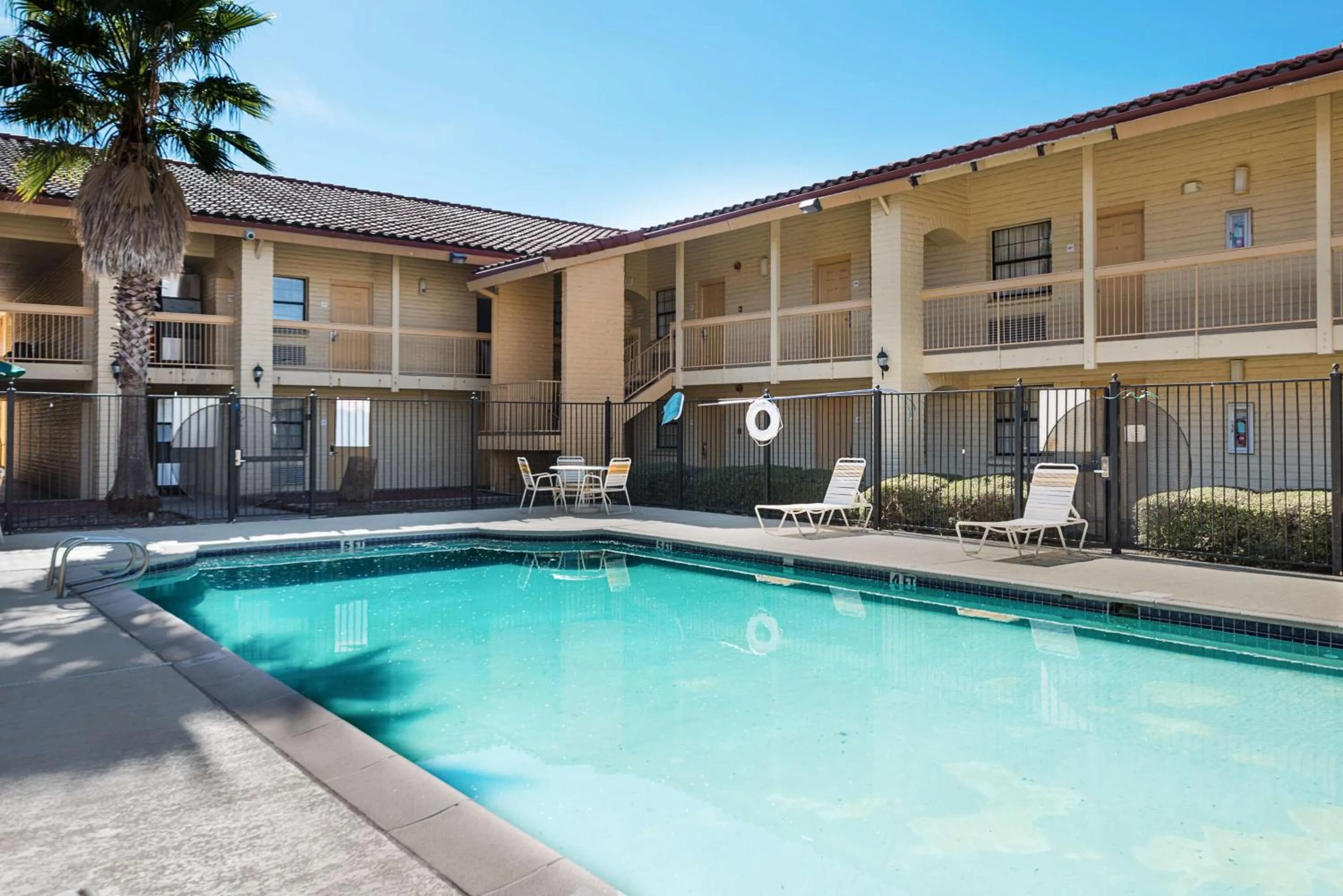 Day in Motel 6-Monroe, LA