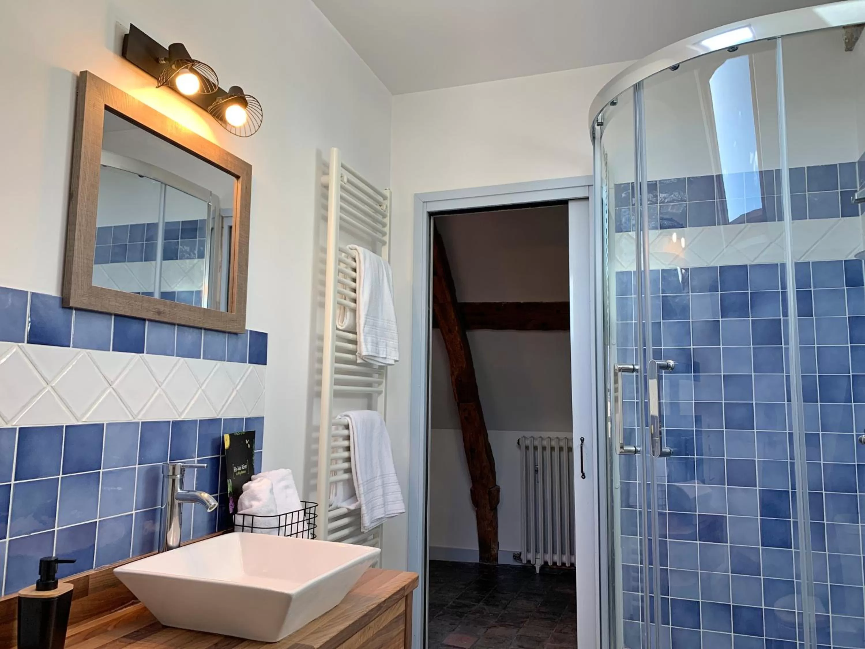 Bathroom in L'Ecole des Demoiselles