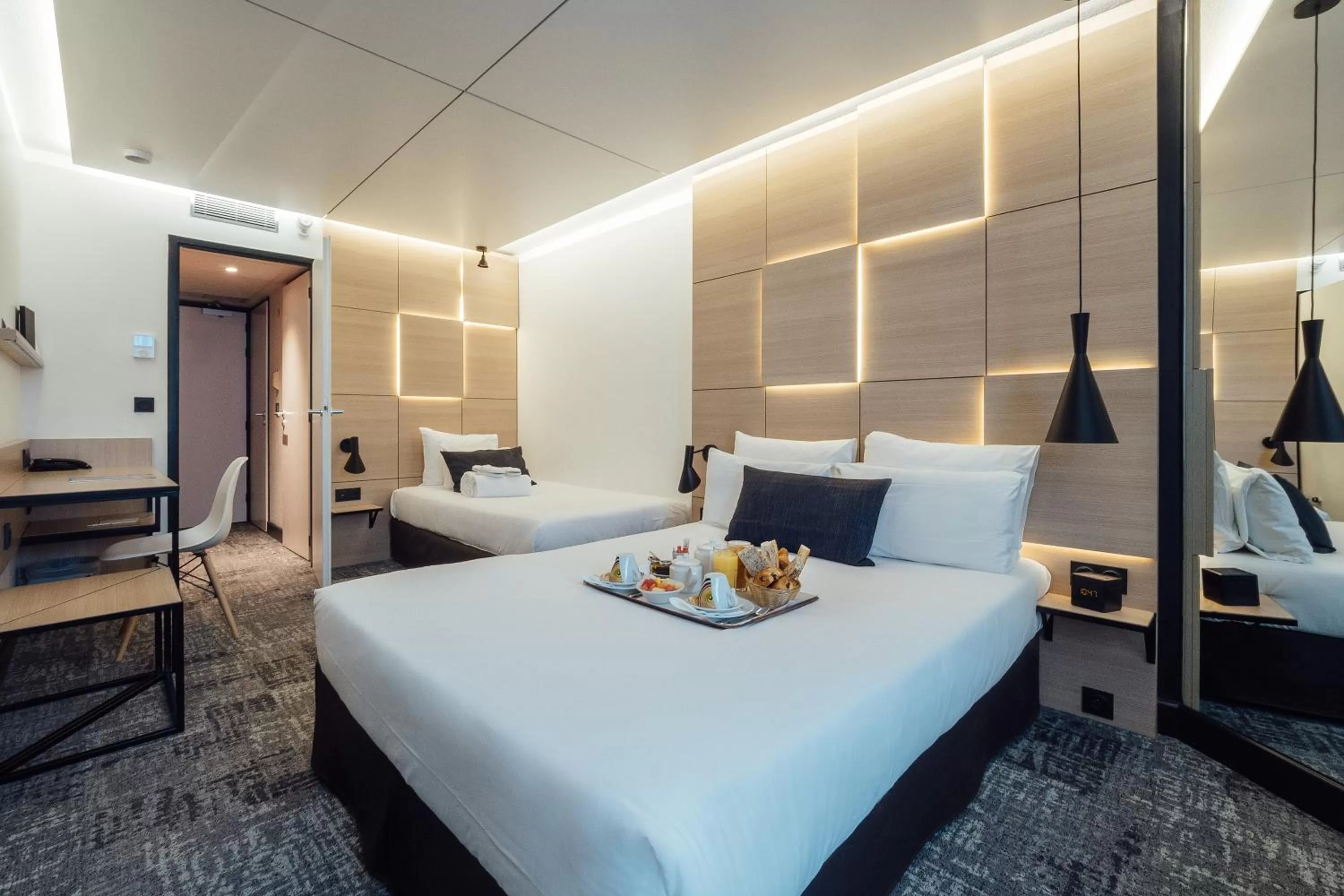 Photo of the whole room, Bed in Best Western Hôtel International