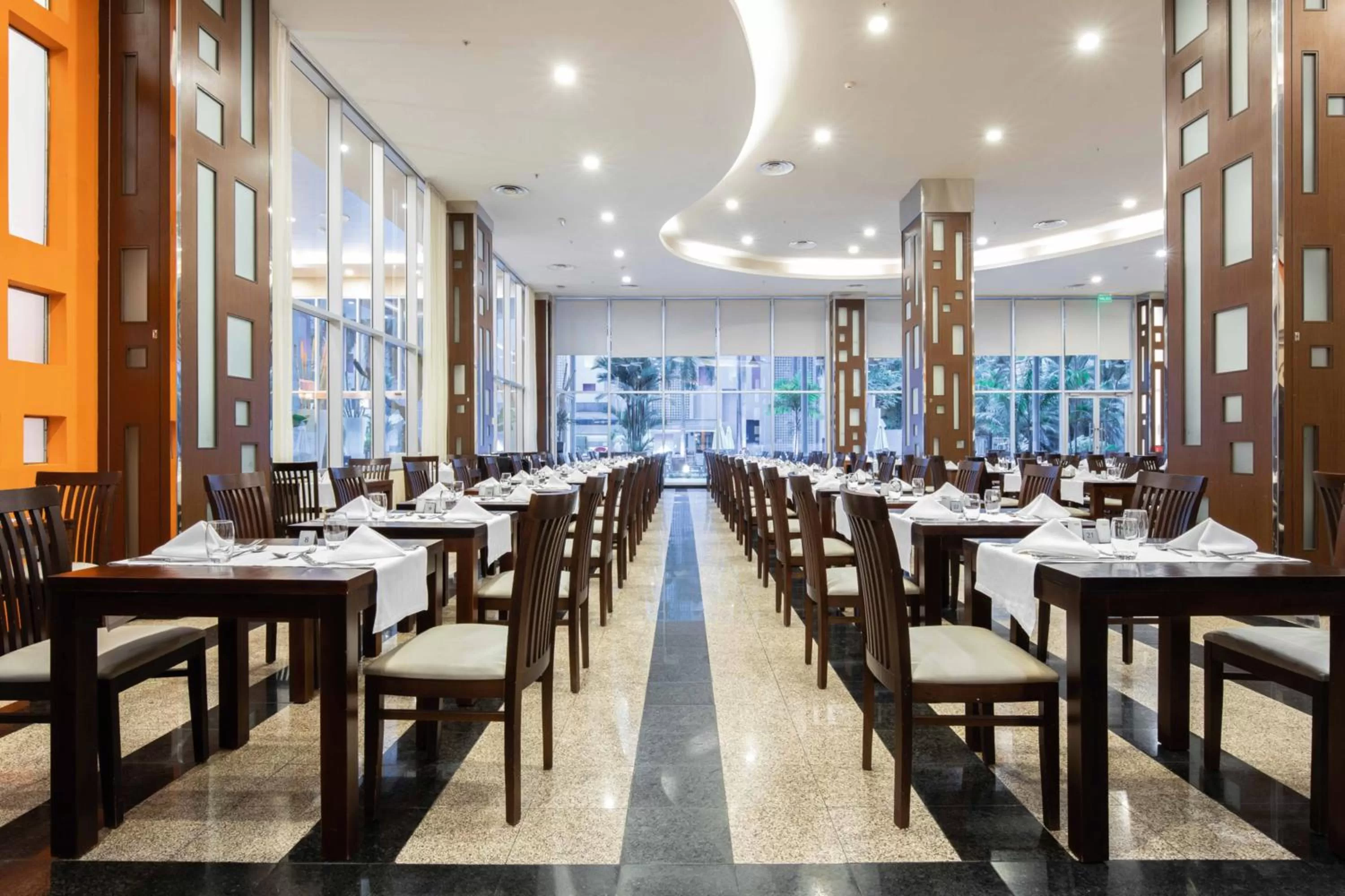 Restaurant/places to eat in Riu Plaza Panamá