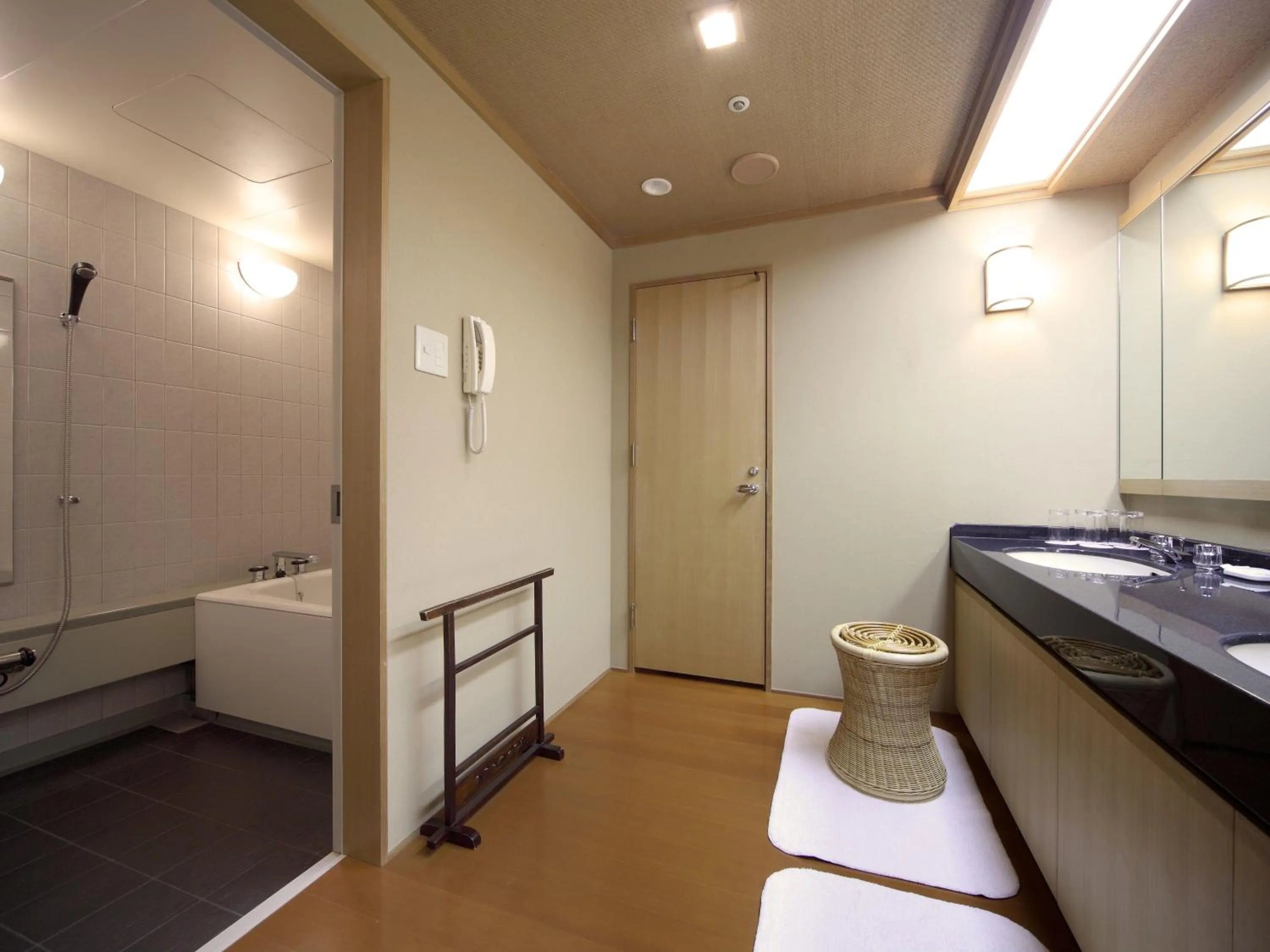 Bathroom in Miyako Hotel Gifu Nagaragawa
