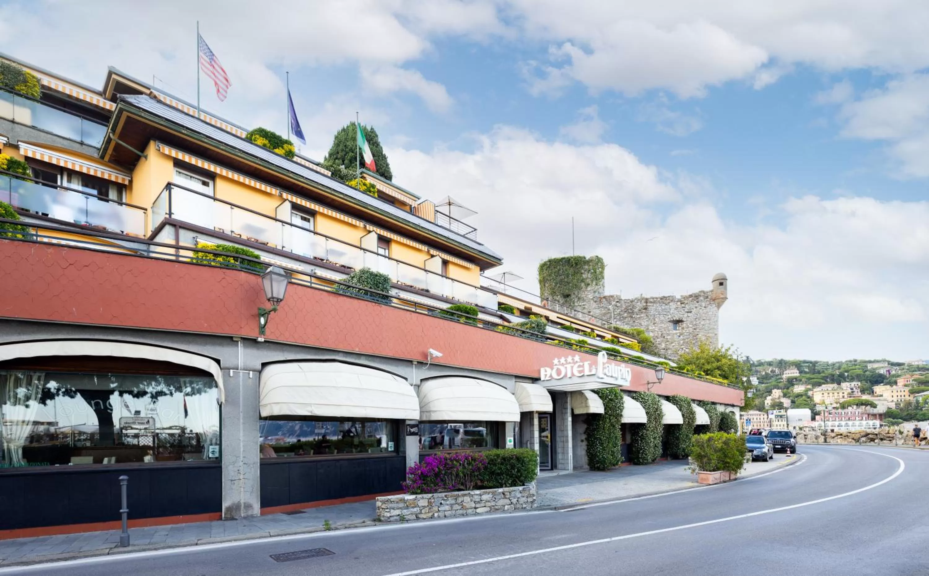 Property building in Hotel Laurin