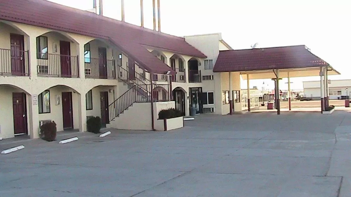 Facade/entrance in Travelodge by Wyndham Holbrook