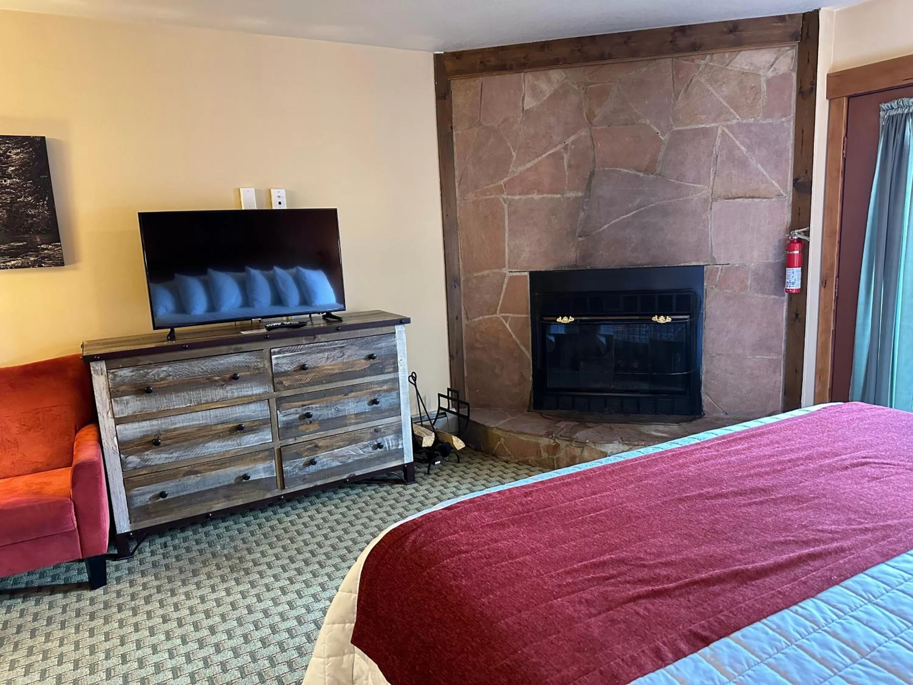 TV and multimedia, Bed in Silver Moon Inn