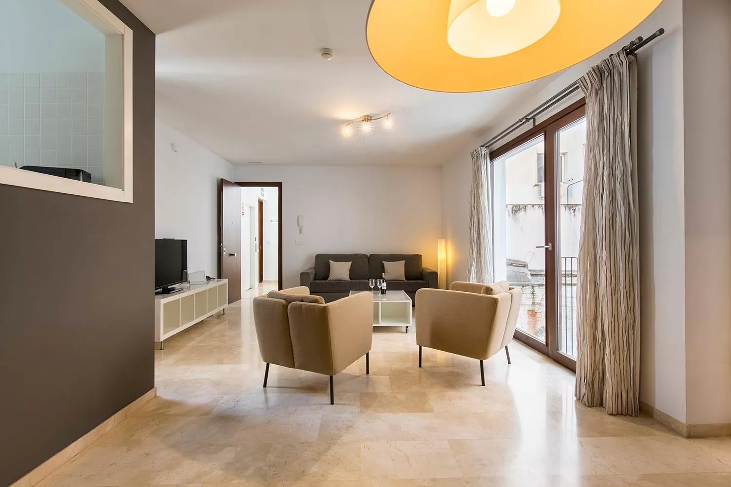 Balcony/Terrace in tuGuest Elvira Suites