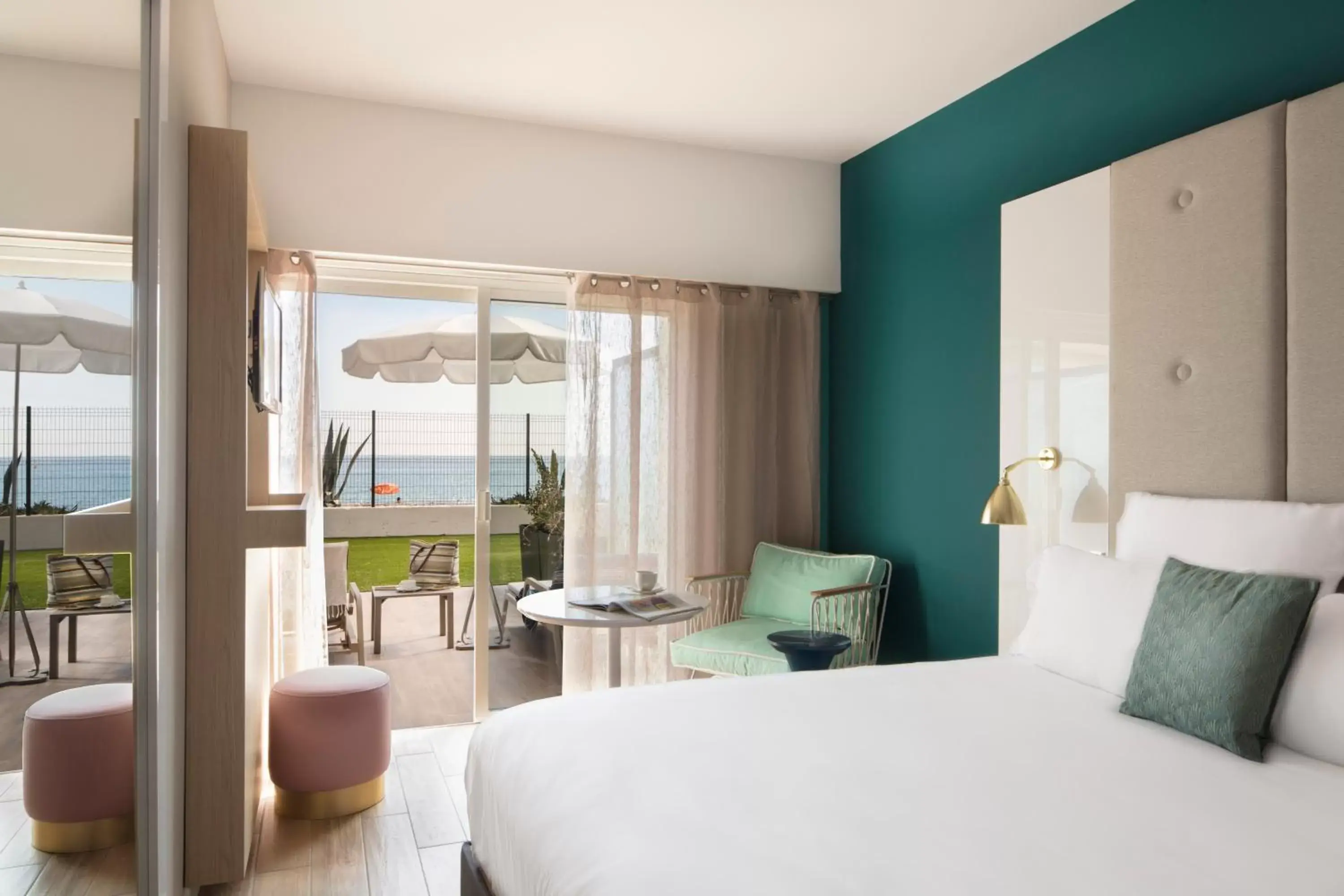 Privilege Room on the Beach in Mercure Villeneuve Loubet Plage Privilege Room on the Beach in Mercure Villeneuve Loubet Plage