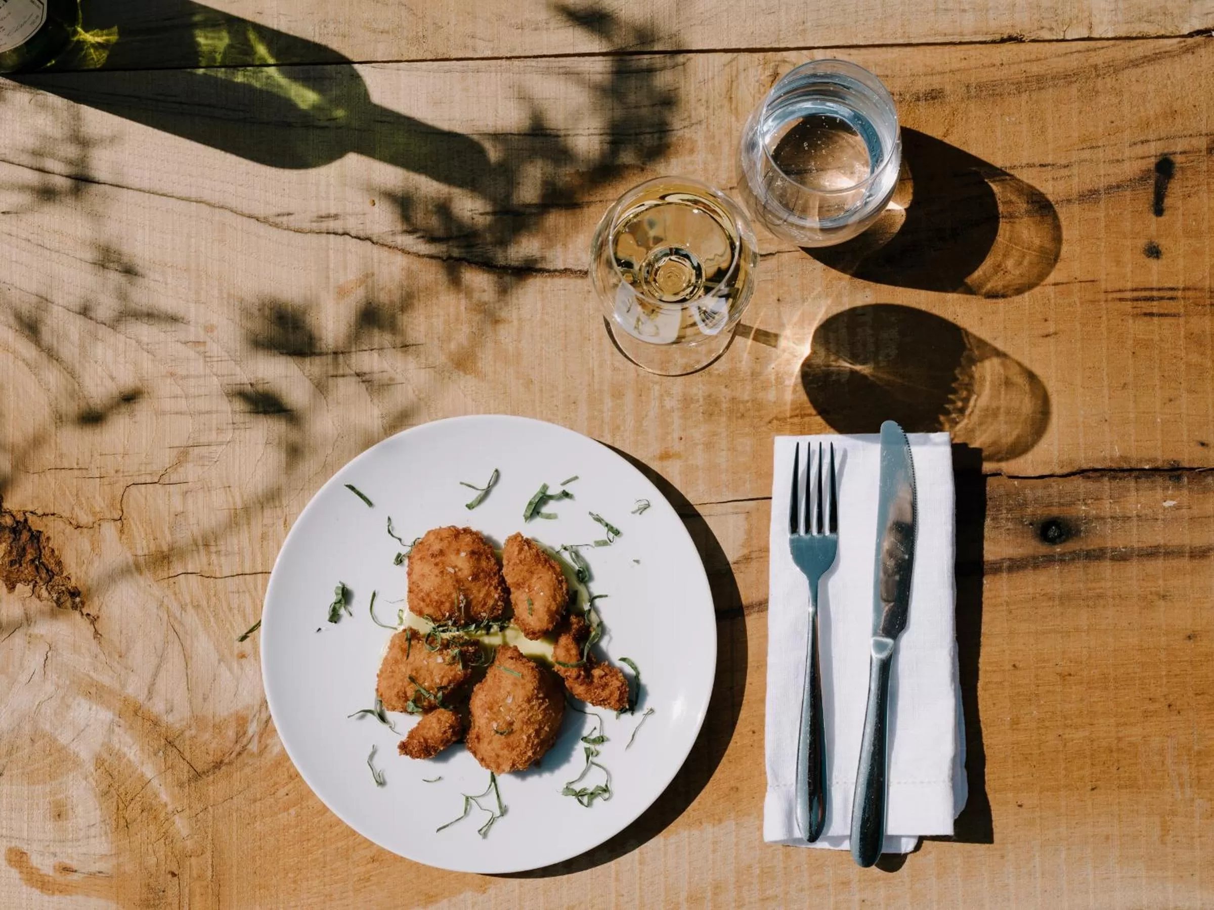 Food and drinks in Fairlight Cove