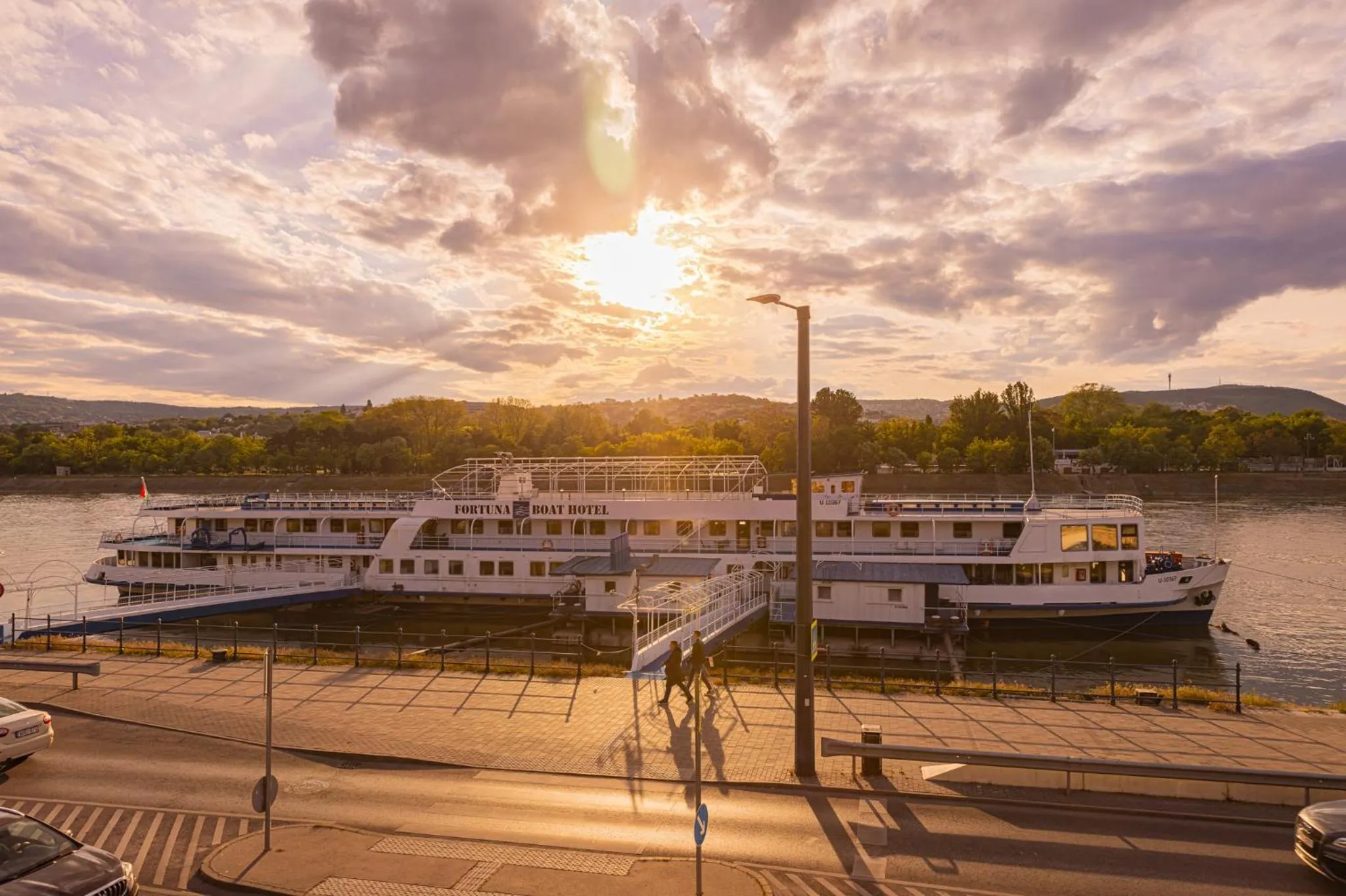 Day in Fortuna Boat Hotel Budapest