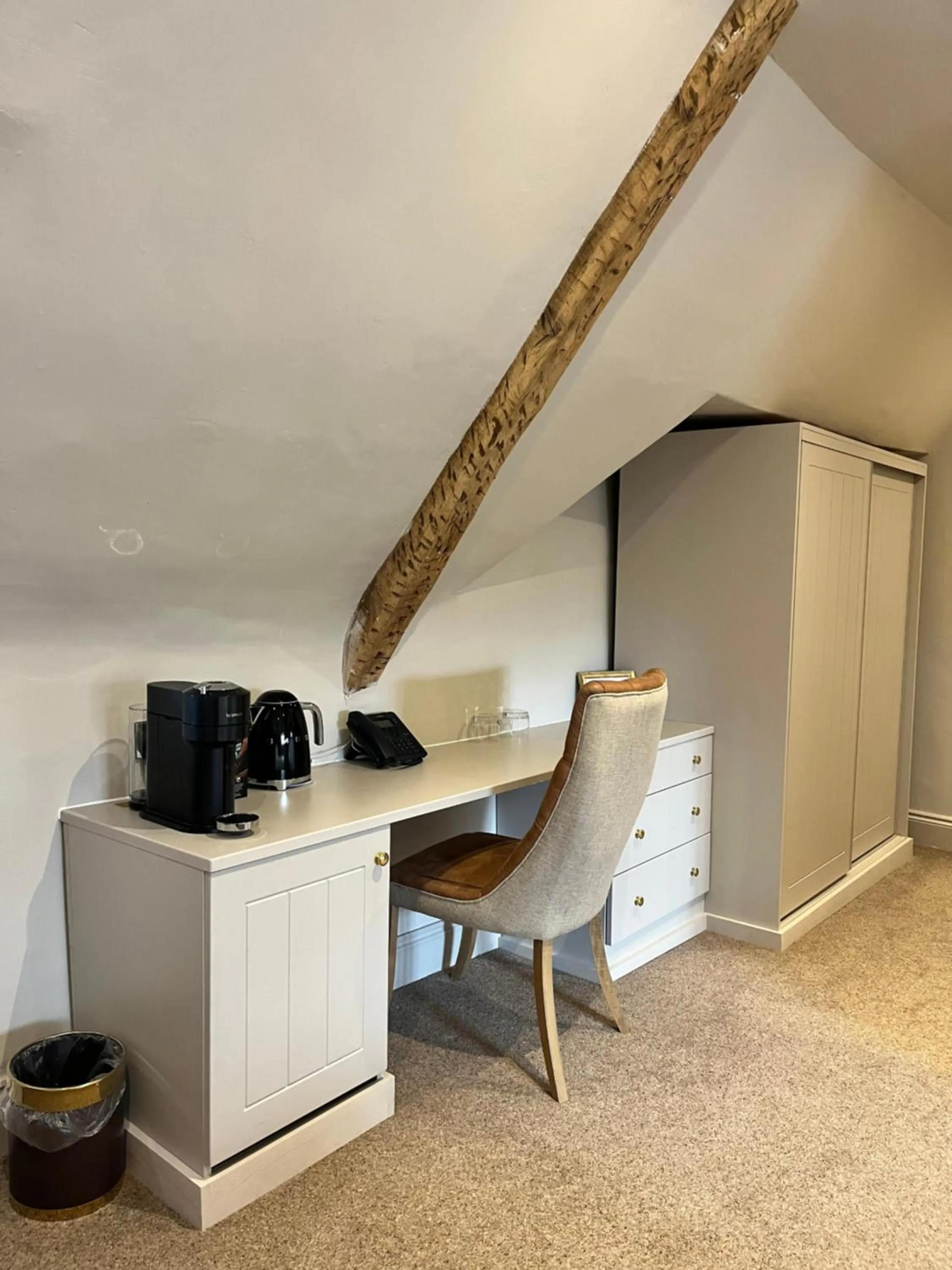 Coffee/tea facilities in The Haycock Manor Hotel