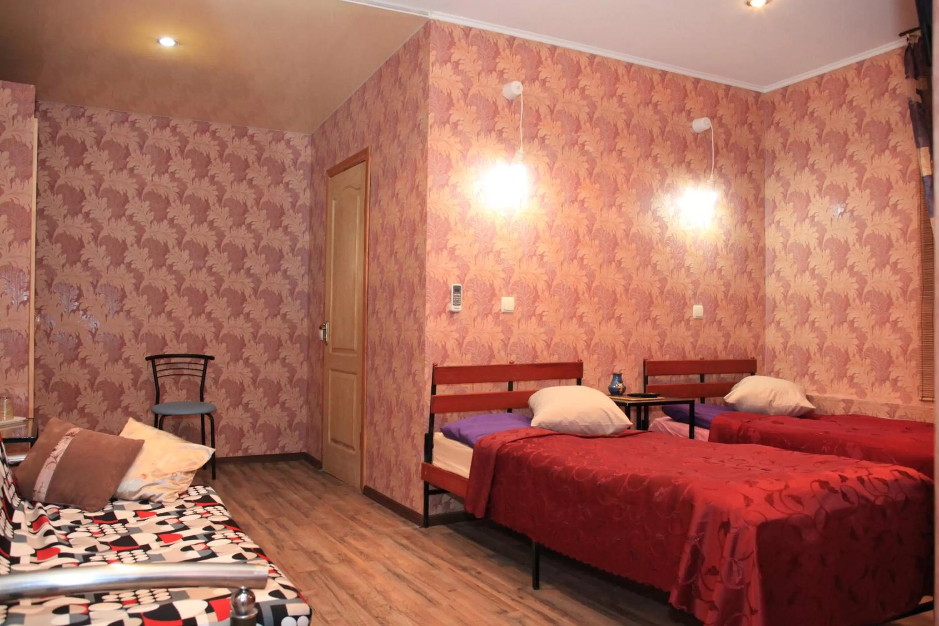 Photo of the whole room, Bed in YELLOW UNLIMITED HOTEL 4