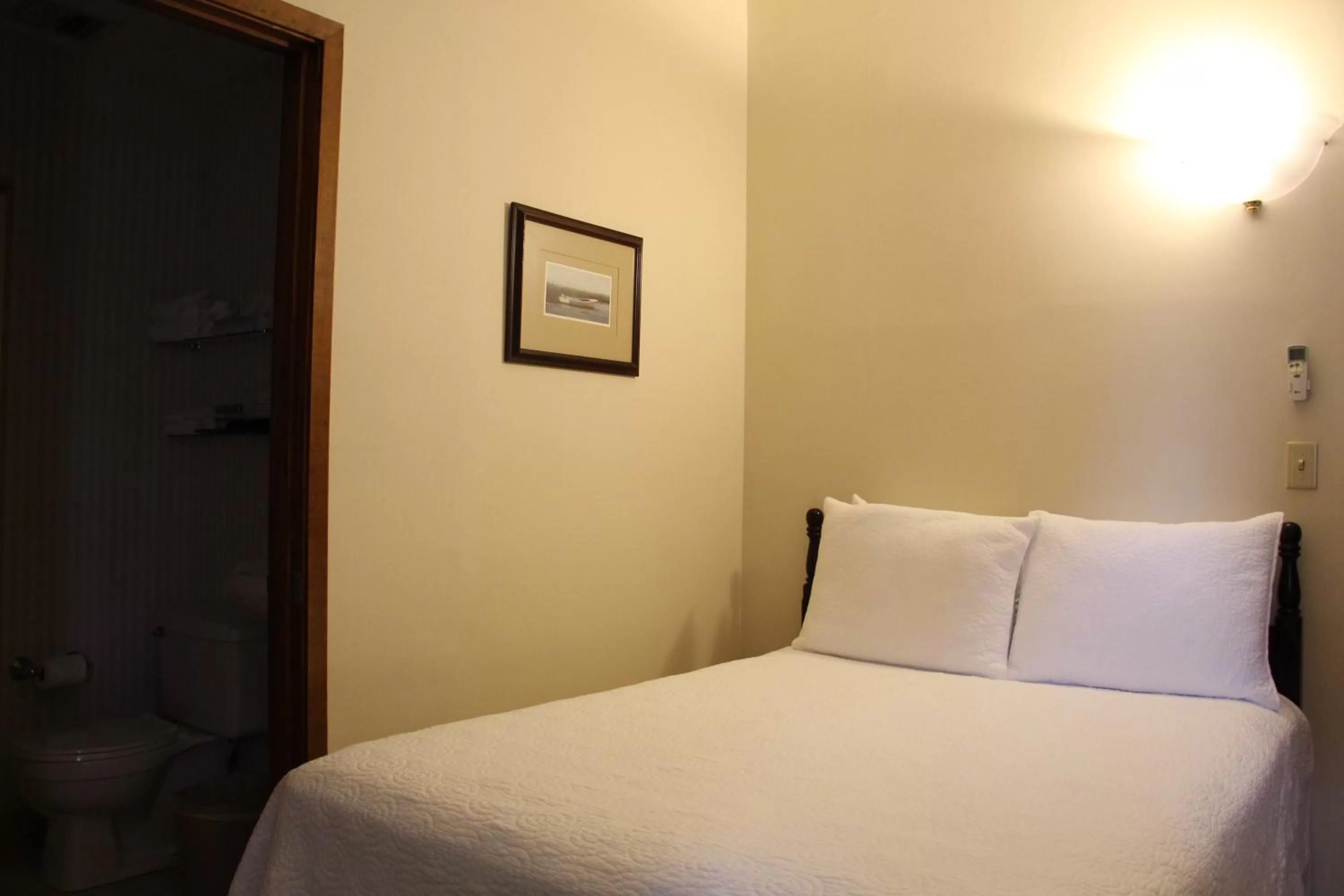 Double Room - Non-Smoking  in Cedar Creek