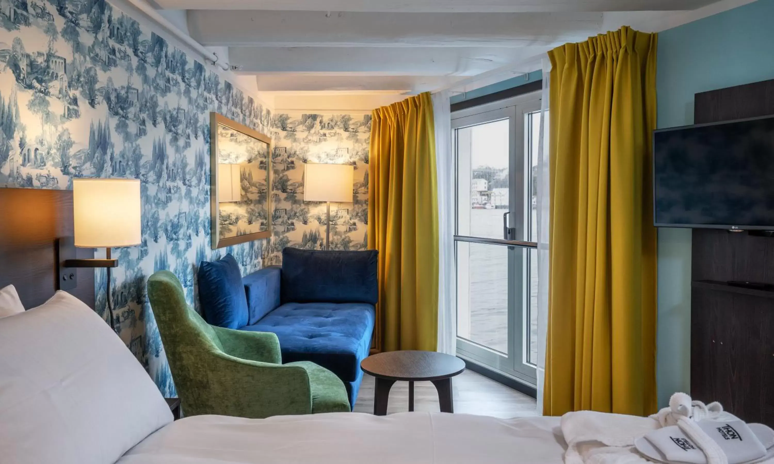 Business Double Room in Thon Hotel Kristiansund Business Double Room in Thon Hotel Kristiansund