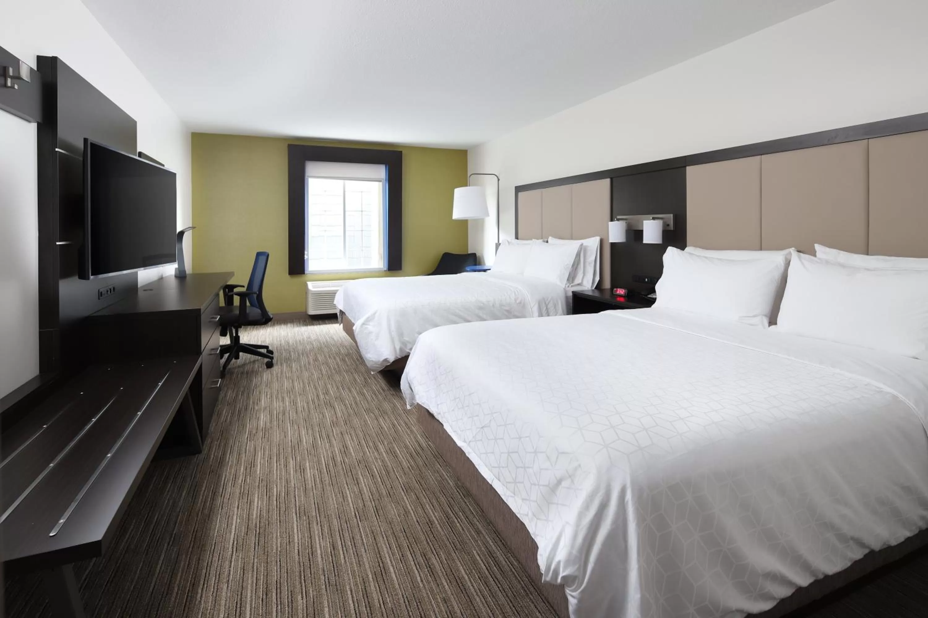 Photo of the whole room, Bed in Holiday Inn Express Grand Rapids Southwest by IHG